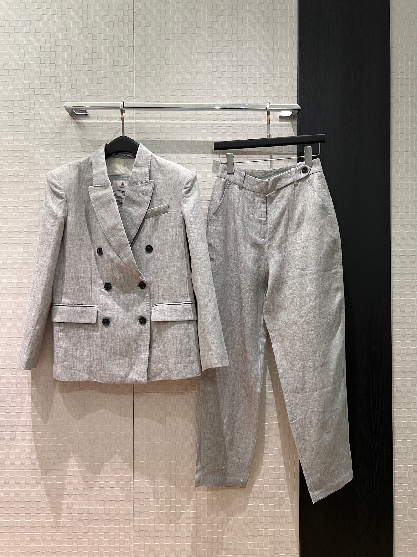 NO:758418,Jackets, trousers, new style BC hand-rolled beaded edges, double-breasted, linen suit jackets, linen suit pants, casual pants, old money style must-have, smart and neat, gray apricot SML,,jackets & coats,business suit,19860909外套 裤子新款BC手摇珠边双排扣 亚麻西装外套亚麻西装小脚裤 休闲裤老钱风必备 干练利落 灰色杏色 SML,,jackets & coats,business suit,,Women's clothing