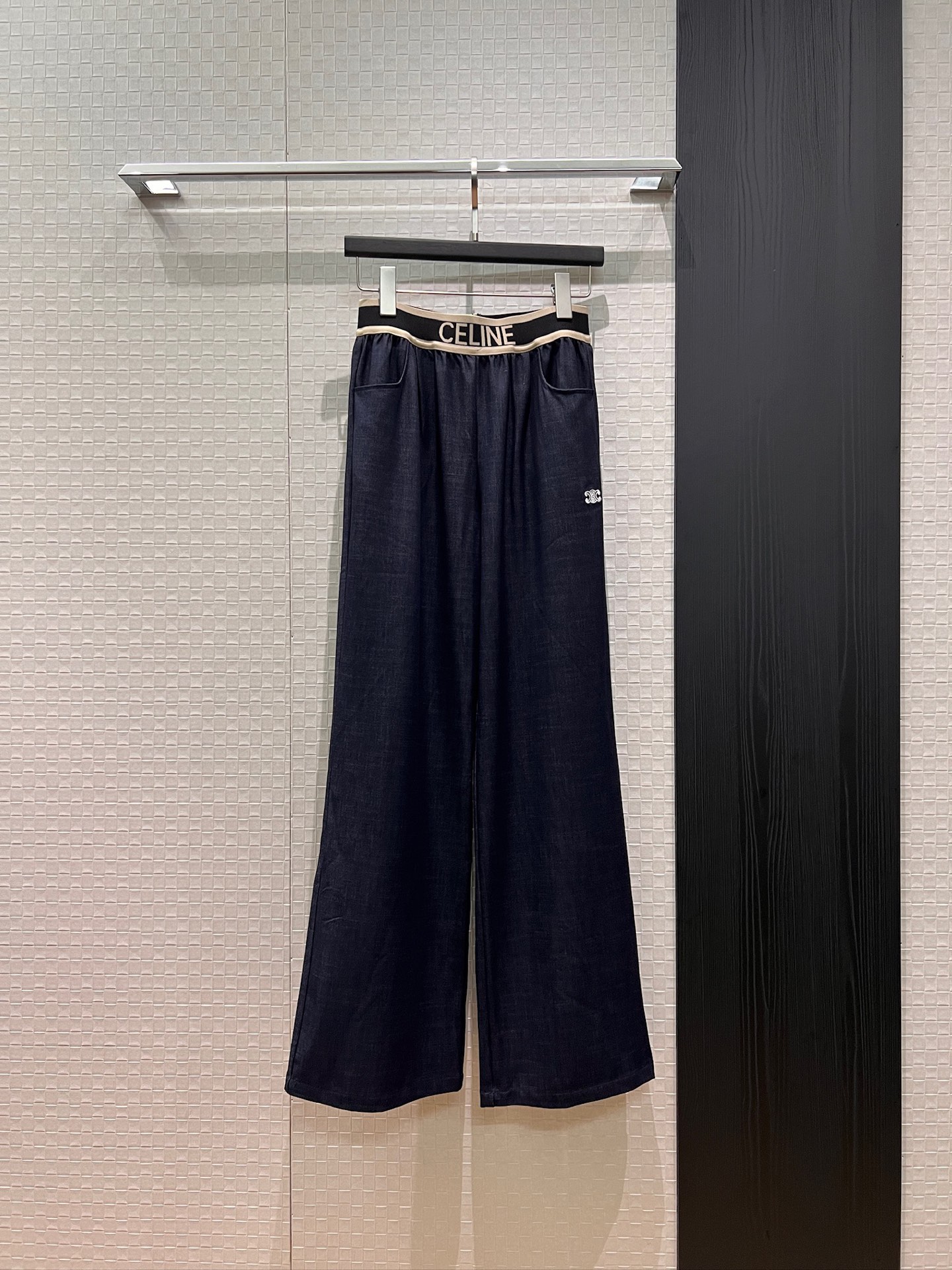NO:795905,New style jacquard logo elastic waist Tencel denim wide leg pants super comfortable and soft embroidered Arc de Triomphe logo casual and age-reducing, lazy and versatile SML,,19860909新款提花logo松紧腰天丝牛仔阔腿裤超舒适柔软 刺绣凯旋门logo休闲减龄 慵懒百搭 SML,,,Women's clothing