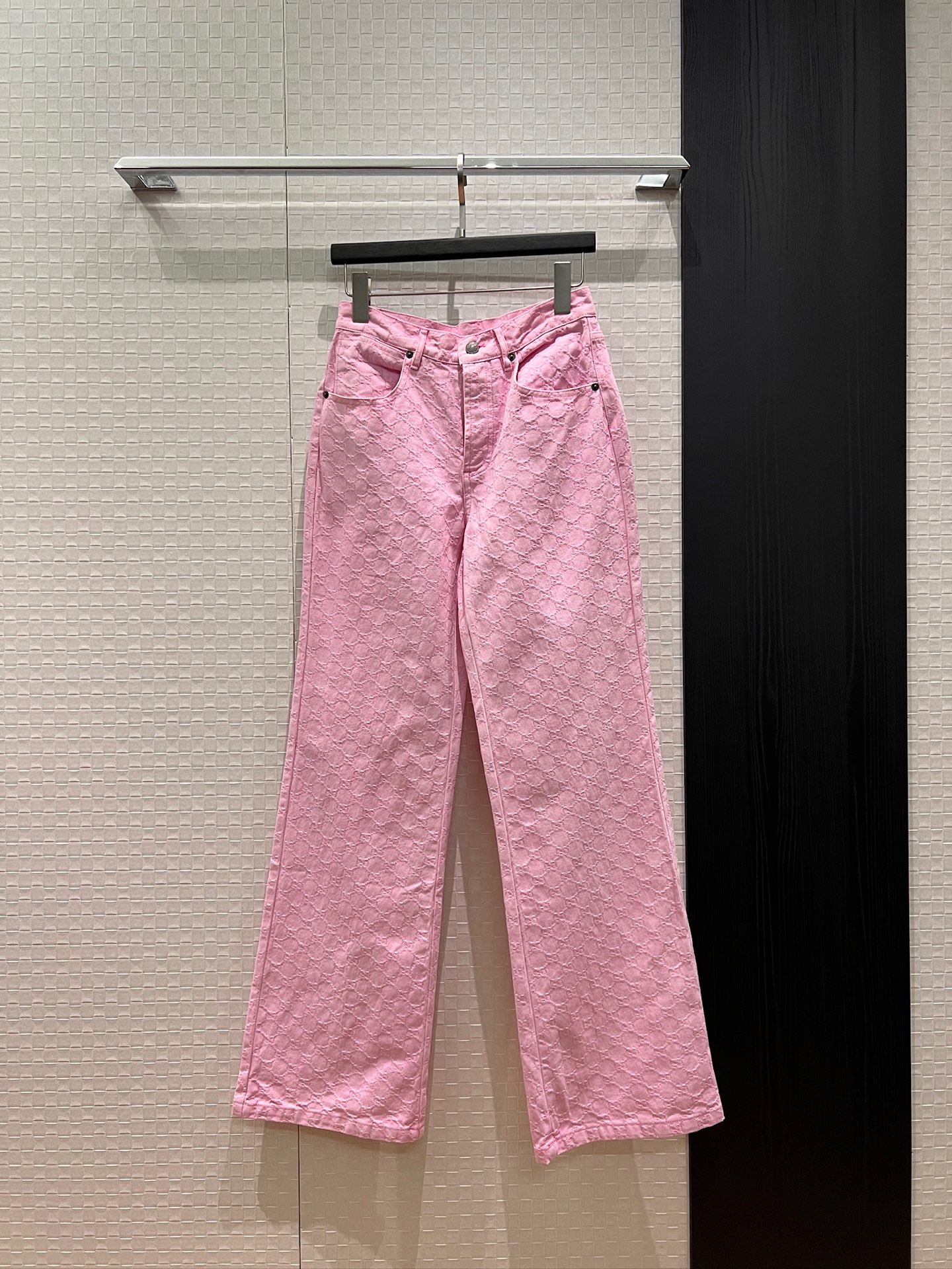 NO:796530,New double G jacquard washed pink straight jeans molded hardware accessories, casual and age-reducing, versatile temperament, matched with shirts and jackets of the same series S-XL,,jeans,jackets & coats,19860909新款双G提花洗水粉色直筒牛仔裤开模五金配件 休闲减龄 气质百搭 搭同系列衬衣外套 S-XL,,jeans,jackets & coats,,Women's clothing