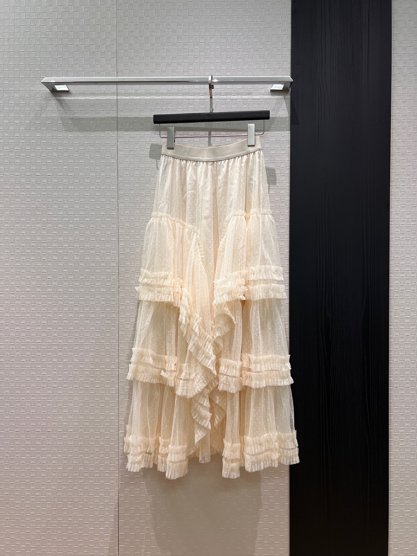 NO:797007,New elastic waist, multi-layered irregular splicing, flocked polka-dot mesh cake skirt, sweet and cute, elegant and age-reducing temperament for a delicate little princess, must-have for banquets, black apricot SML,,skirts,19860909新款松紧腰多层不规则拼接 植绒波点网纱蛋糕裙半裙甜美可爱 气质减龄精致小公主 宴会必备 黑色杏色 SML,,skirts,,Women's clothing
