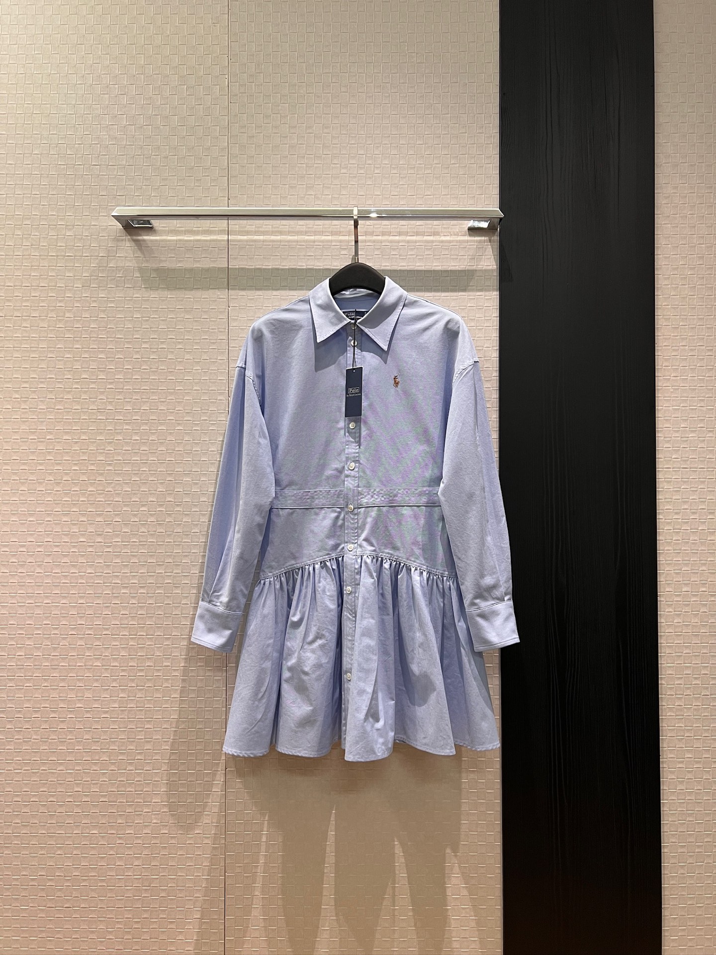 NO:796997,New embroidered pony logo long-sleeved dress, shirt splicing cake skirt, A-line skirt, pleated design, temperament to reduce age, holiday elegance, white light blue SML,,skirts,19860909新款刺绣小马logo长袖连衣裙 衬衣拼接蛋糕裙A字裙摆 褶皱设计气质减龄 度假优雅 白色浅蓝 SML,,skirts,,Women's clothing