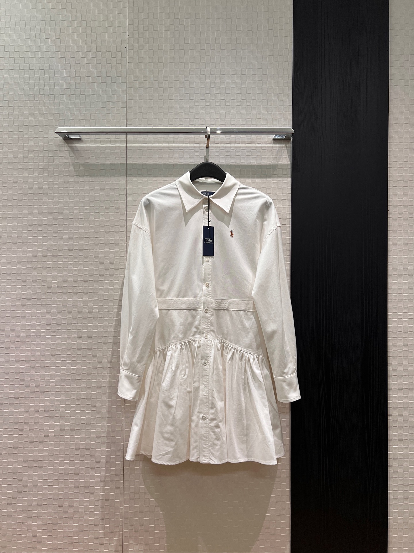 NO:796993,New embroidered pony logo long-sleeved dress, shirt splicing cake skirt, A-line skirt, pleated design, temperament to reduce age, holiday elegance, white light blue SML,,skirts,19860909新款刺绣小马logo长袖连衣裙 衬衣拼接蛋糕裙A字裙摆 褶皱设计气质减龄 度假优雅 白色浅蓝 SML,,skirts,,Women's clothing