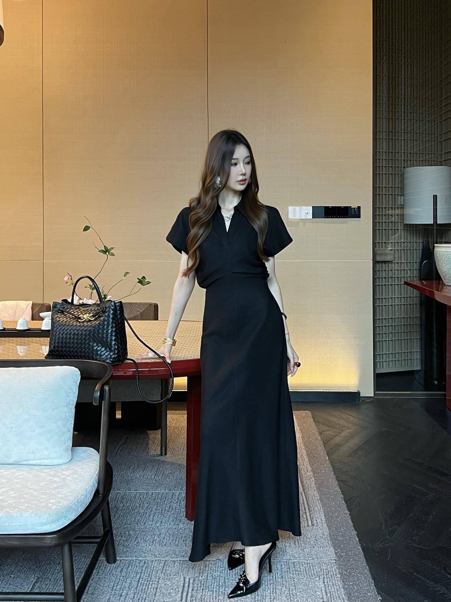 NO:834764,Black upper body,19860909上身黑色,,,Women's clothing