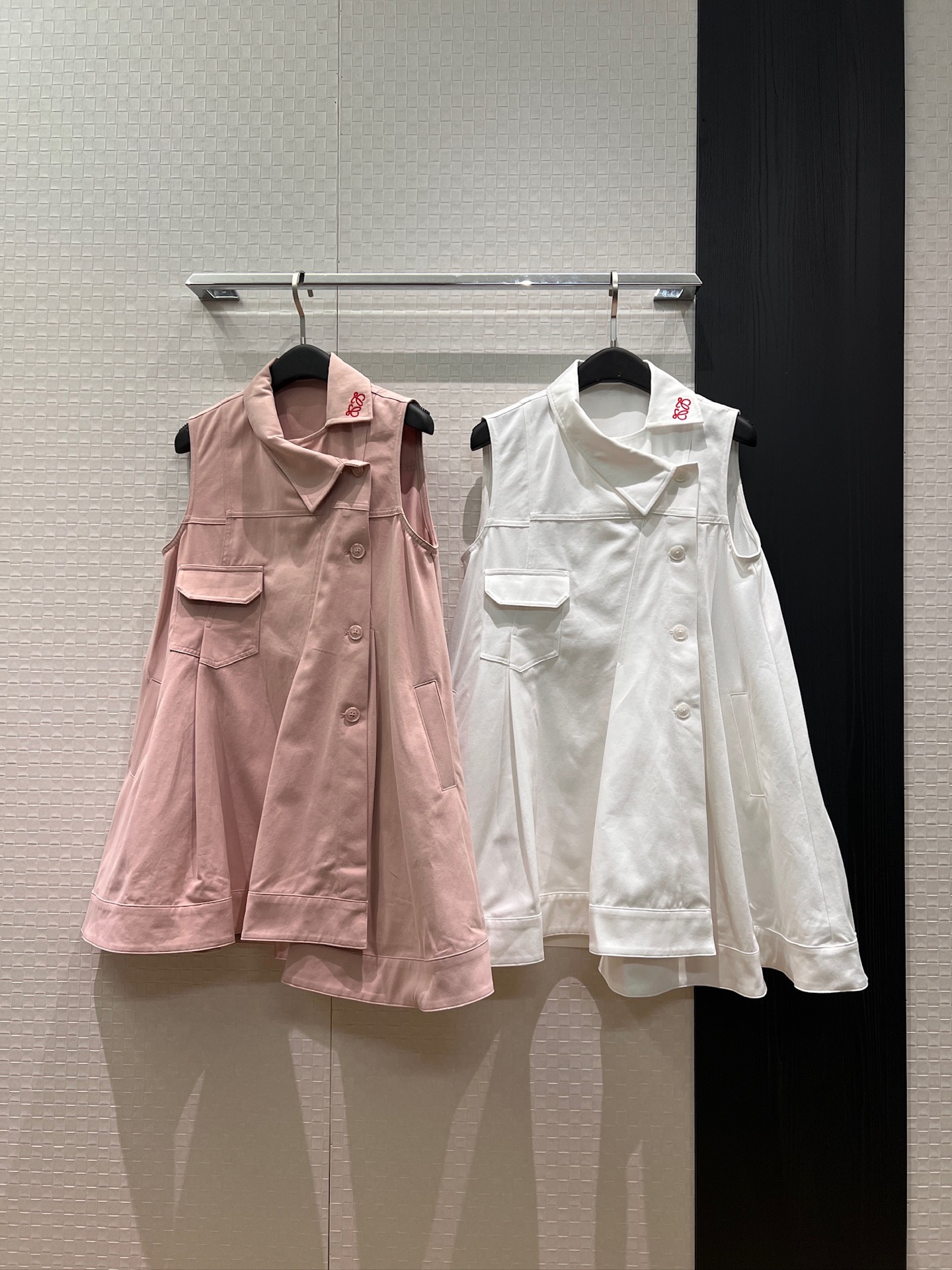 NO:836037,New embroidery logo decoration, asymmetrical doll denim dress, irregular splicing design, pockets on both sides, A-line doll version, loose and age-reducing, cute and casual, pink and white SML,,skirts,19860909新款刺绣logo装饰 不对称娃娃牛仔连衣裙不规则拼接设计 两侧有口袋A字娃娃版型 宽松减龄 可爱休闲 粉色白色 SML,,skirts,,Women's clothing