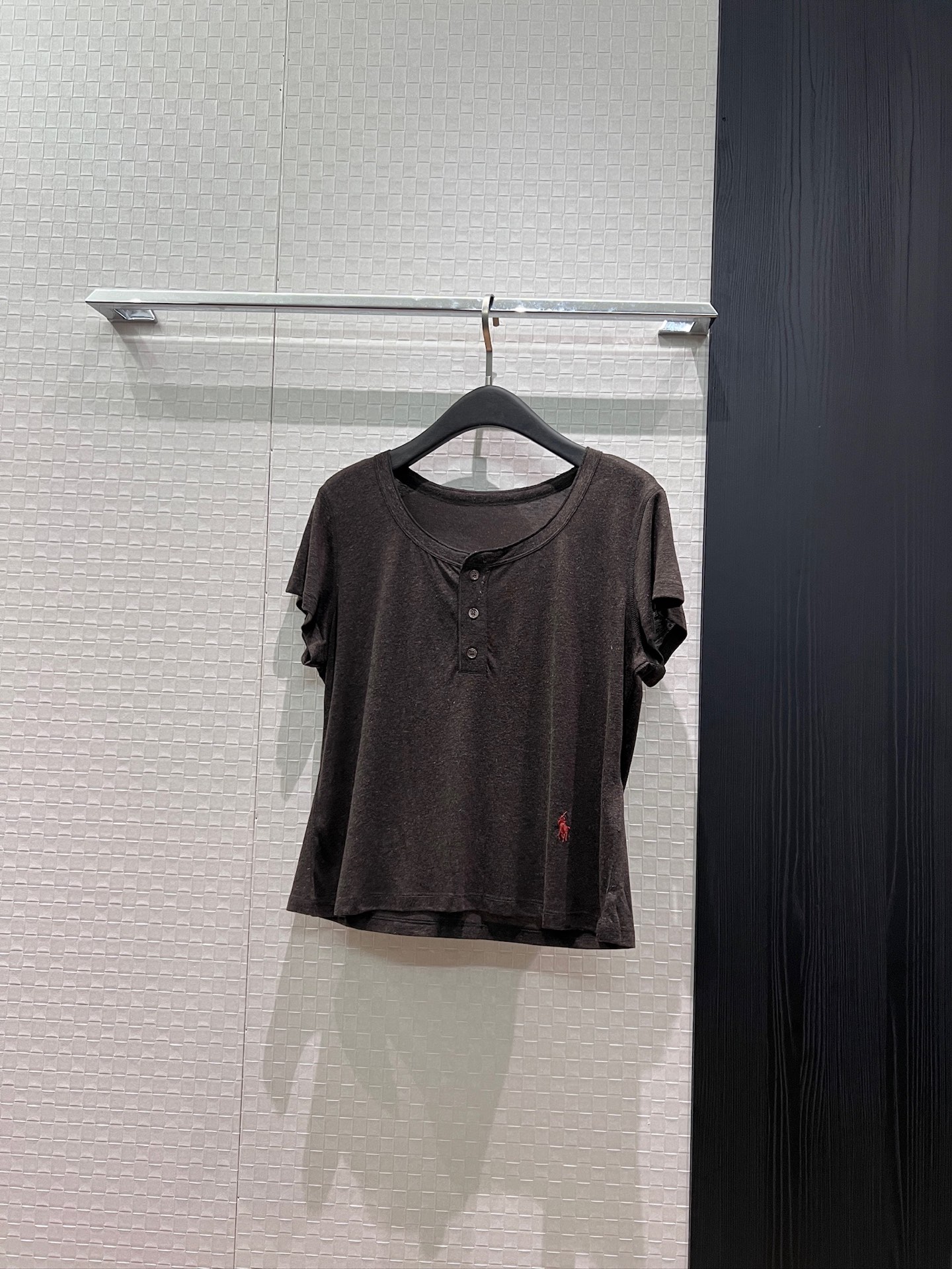NO:838139,New RL classic embroidered pony, Henry collar Tencel linen T-shirt, slim fit, age-reducing and versatile, brown apricot SML,,tees,t-shirt,19860909新款RL经典刺绣小马 亨利领天丝亚麻T恤修身显瘦 减龄百搭 咖色杏色 SML,,tees，t-shirt,,Women's clothing