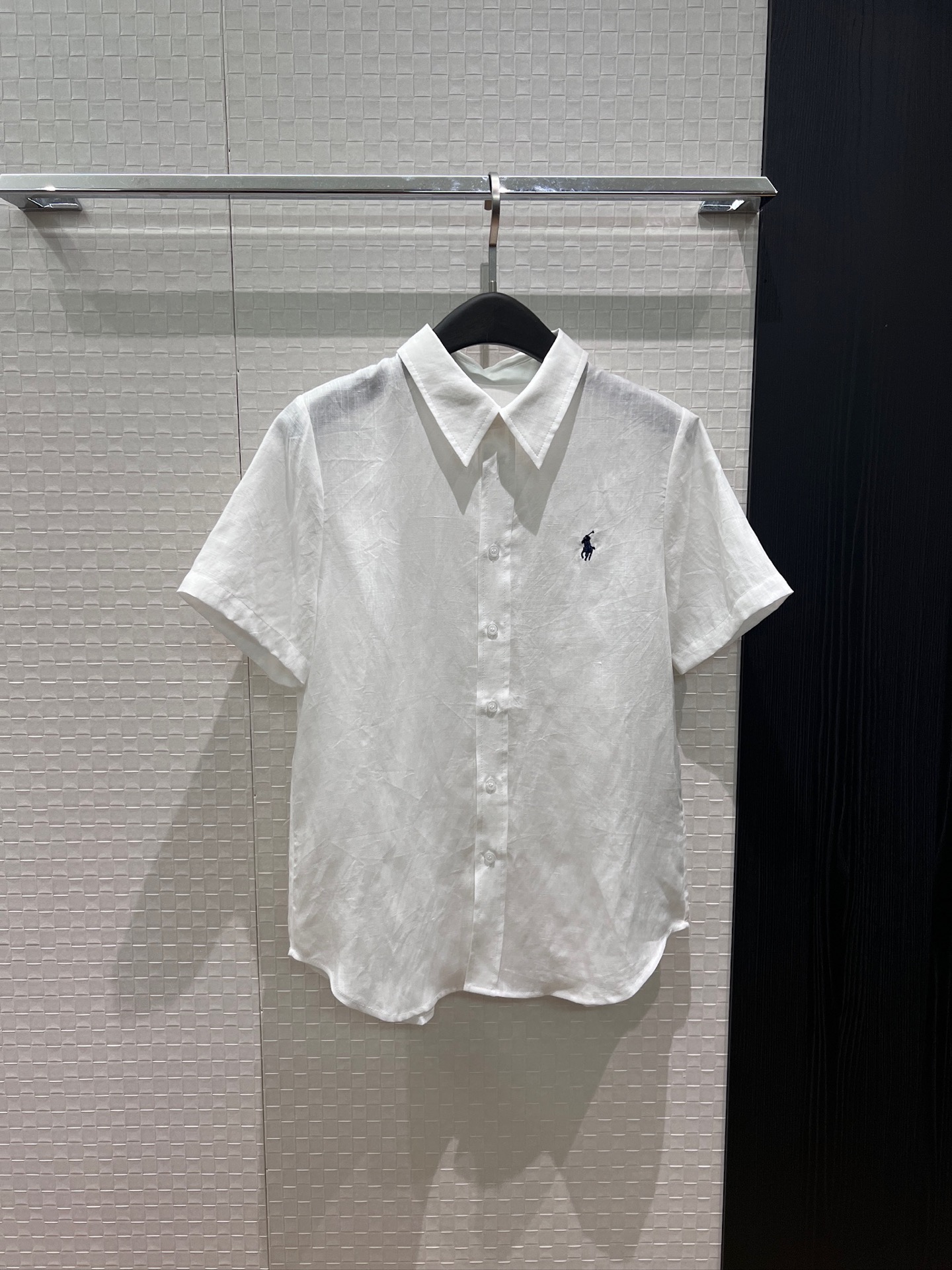 NO:838724,New classic embroidered pony logo short-sleeved linen shirt, simple and fashionable, casual and versatile, army green, khaki white, SML,,T-shirt,19860909新款经典刺绣小马logo短袖亚麻衬衣简约时尚 休闲百搭军绿卡其白色 SML,,T-shirt,,Women's clothing