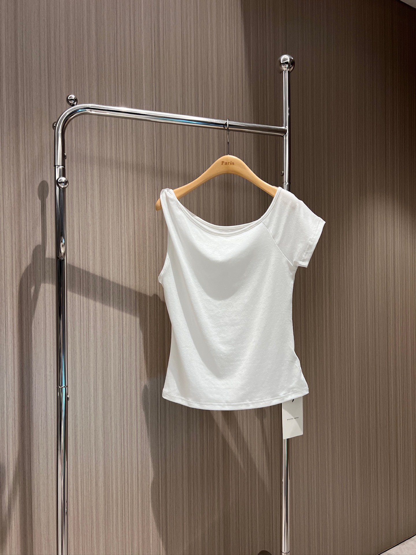NO:838754,New style punchy asymmetrical design single-sleeved T-shirt top, off-shoulder, discreet, slim, fashionable and casual, age-reducing and versatile, dark blue, army green and white, SML,,tees,t-shirt,19860909新款冲冲不对称设计单袖T恤上衣 露肩小心机 修身显瘦时尚休闲 减龄百搭深蓝军绿白色 SML,,tees，t-shirt,,Women's clothing