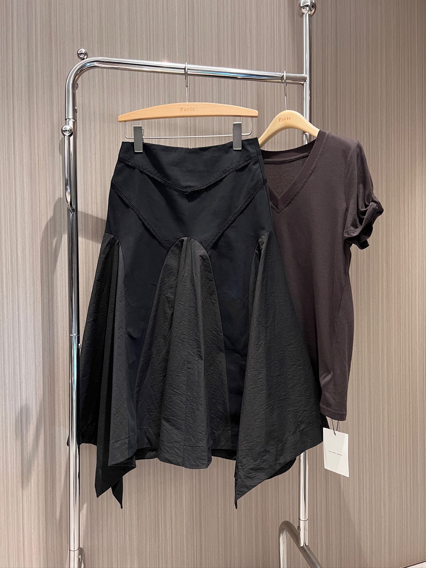 NO:839285,New heavy-duty stitching, irregular design, high-waisted skirt, customized fabric, lace decoration, elegant A-line skirt, temperament and age-reducing SML,,skirts,19860909新款冲冲重工拼接不规则设计高腰半裙定制面料 蕾丝装饰 飘逸A字裙摆 气质减龄SML,,skirts,,Women's clothing