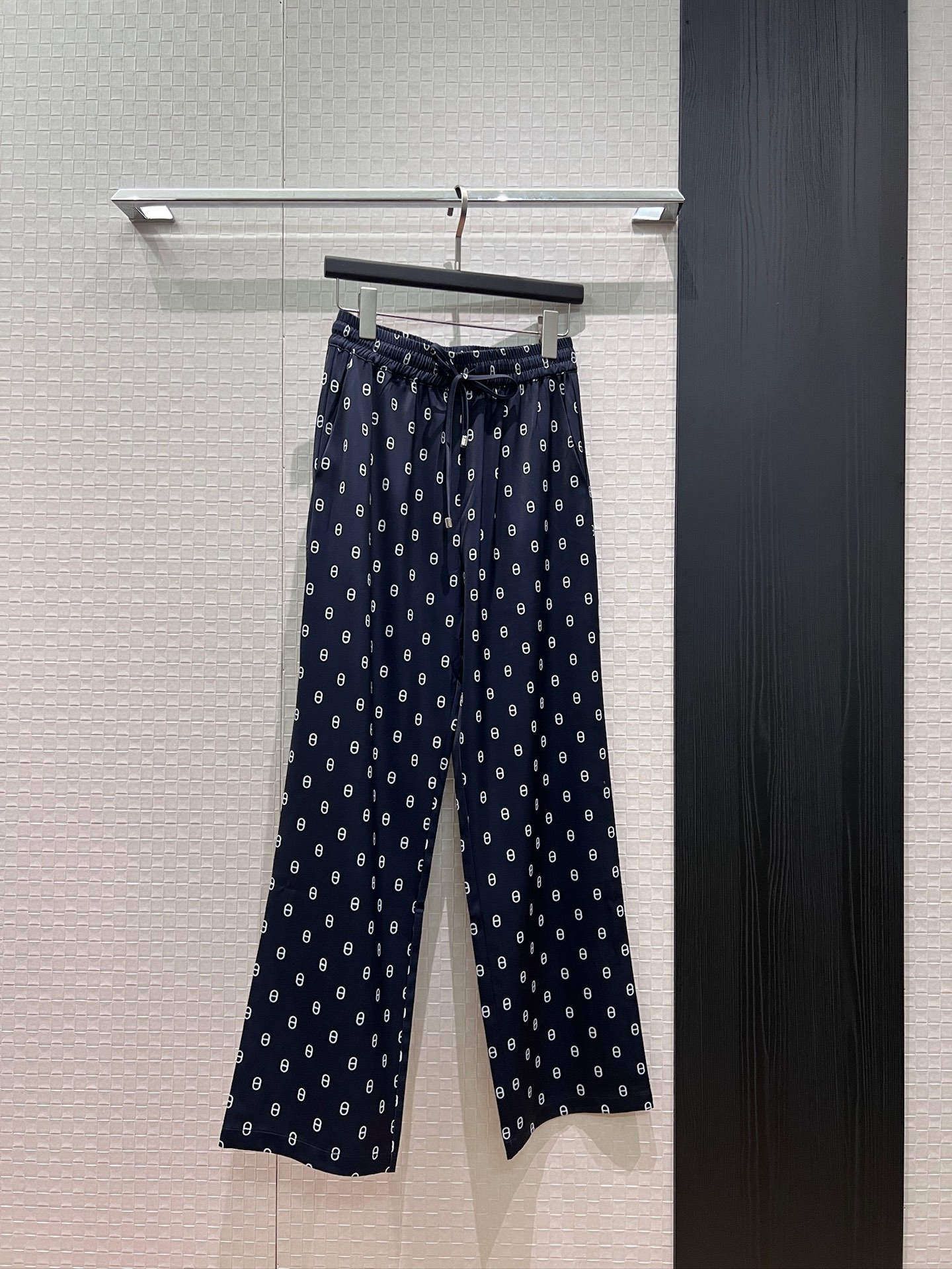 NO:841240,New pig nose printed wide leg pants with drawstrings and elastic waist, fashionable and casual, beach vacation, versatile for age reduction SML,,19860909新款猪鼻子印花阔腿裤 系带抽绳装饰松紧腰时尚休闲 沙滩度假 减龄百搭SML,,,Women's clothing