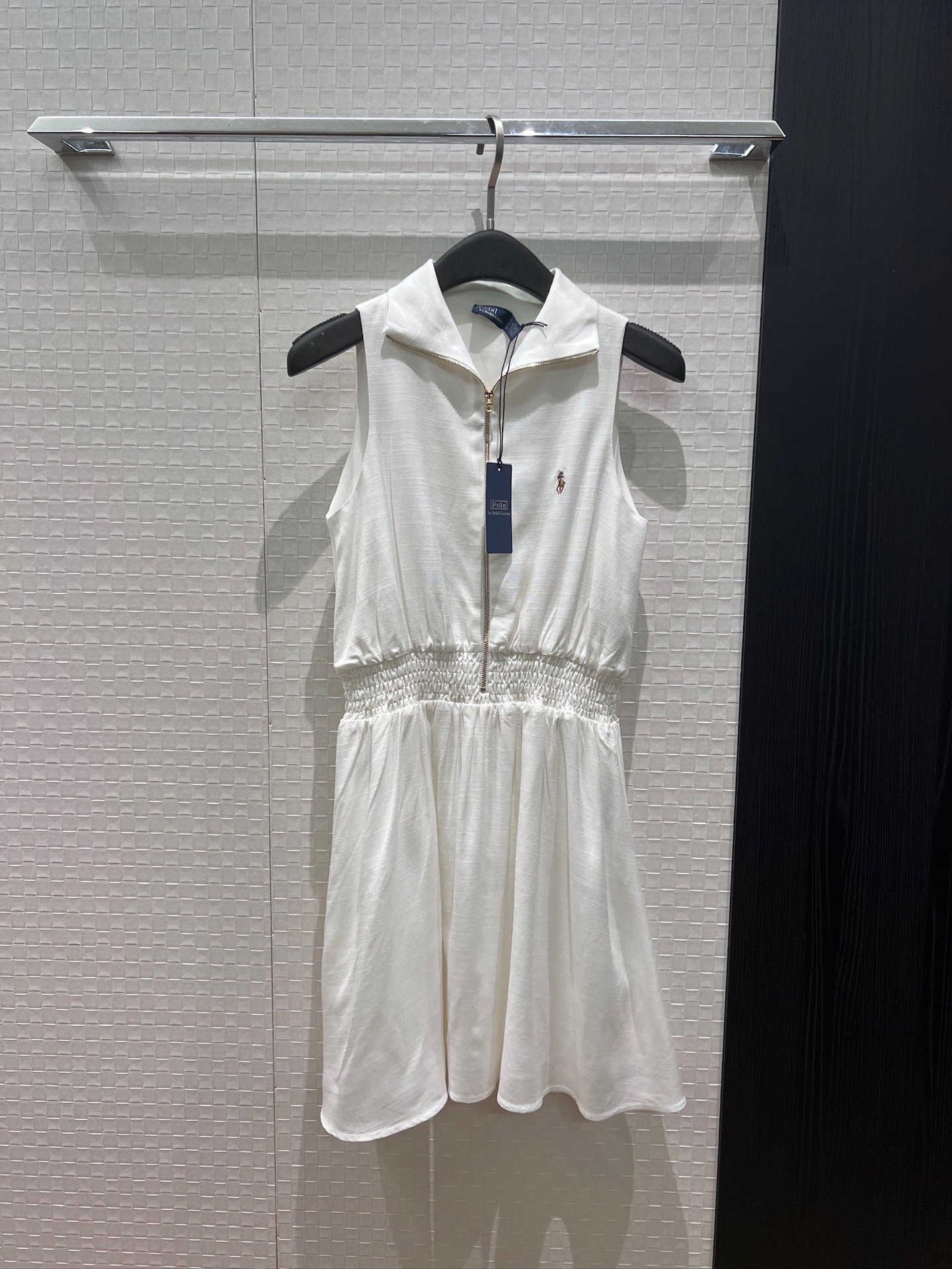 NO:841273,New style embroidered pony logo lapel sleeveless vest dress linen old money to reduce age, elasticated waist casual casual to reduce age, cute and versatile, pink and white SML,,skirts,19860909新款刺绣小马logo翻领无袖背心连衣裙亚麻老钱减龄 打揽松紧收腰休闲减龄 可爱百搭 粉色白色 SML,,skirts,,Women's clothing