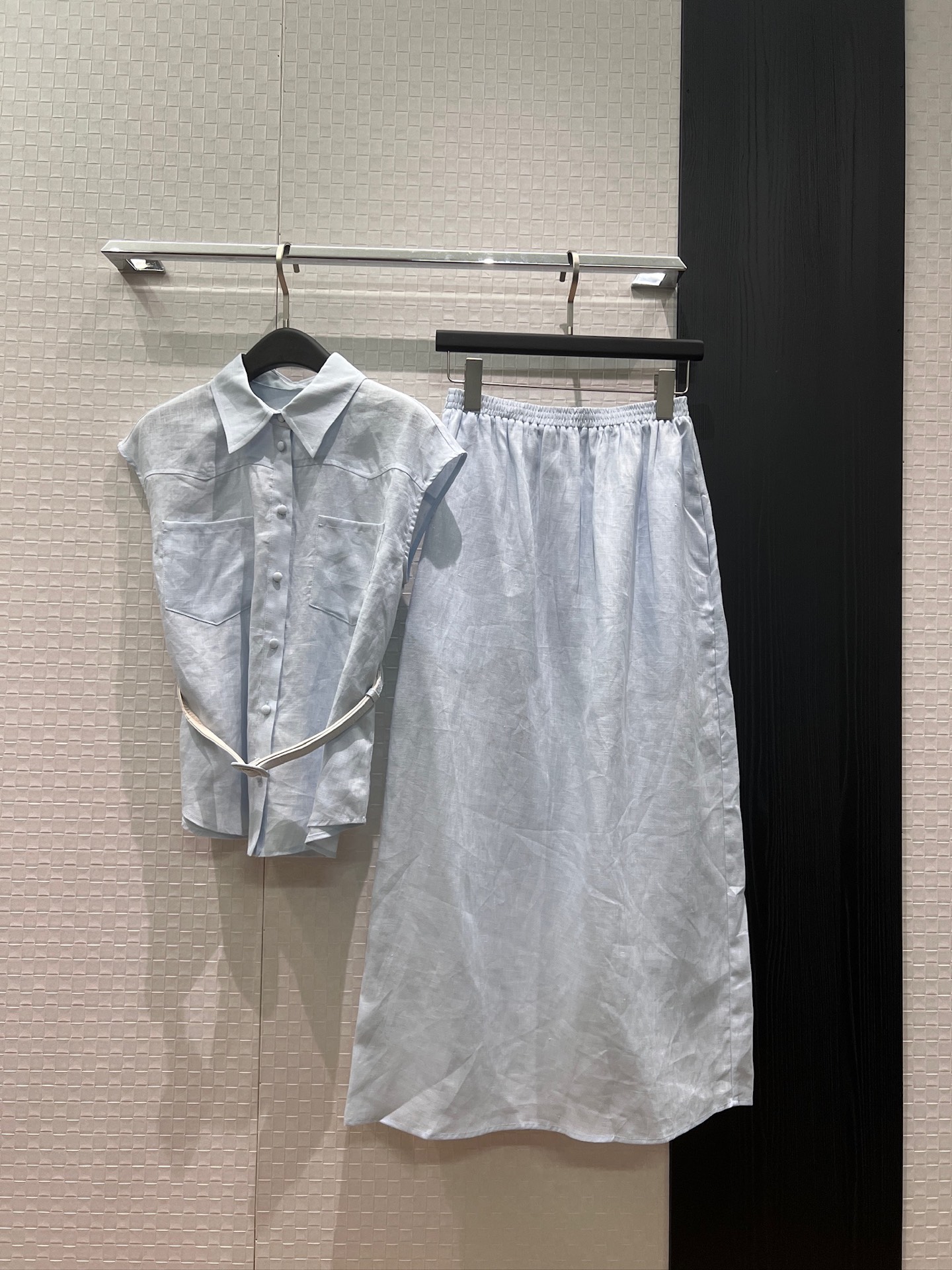 NO:842148,New belt decoration, lapel linen sleeveless top, elastic waist long skirt, linen suit, pockets on both sides for casual and lazy style, old money style, fashionable commuting, slim fit, apricot blue SML,,skirts,19860909新款腰带装饰 翻领亚麻无袖上衣松紧腰长款半裙 亚麻套装 两侧有口袋休闲慵懒 老钱风 时尚通勤 修身显瘦 杏色蓝色 SML,,skirts,,Women's clothing