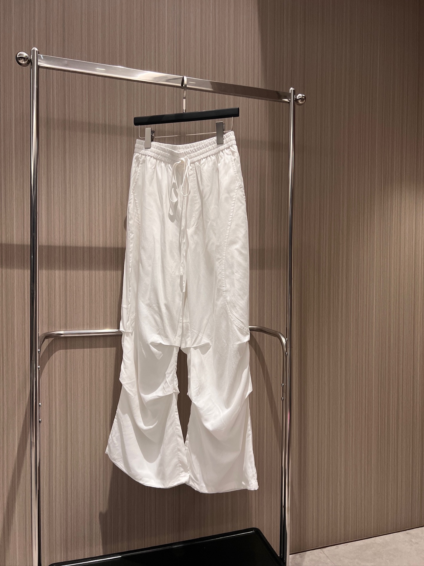 NO:843733,New Designer Elastic Waist Pleated Overalls Casual Pants Hems Adjustable with Drawstrings Loose and Casual Lazy and Versatile Coffee Green/White SML,,19860909新款设计师松紧腰褶皱工装裤 休闲裤裤脚可抽绳调节 宽松休闲 慵懒百搭咖绿/白色 SML,,,Women's clothing