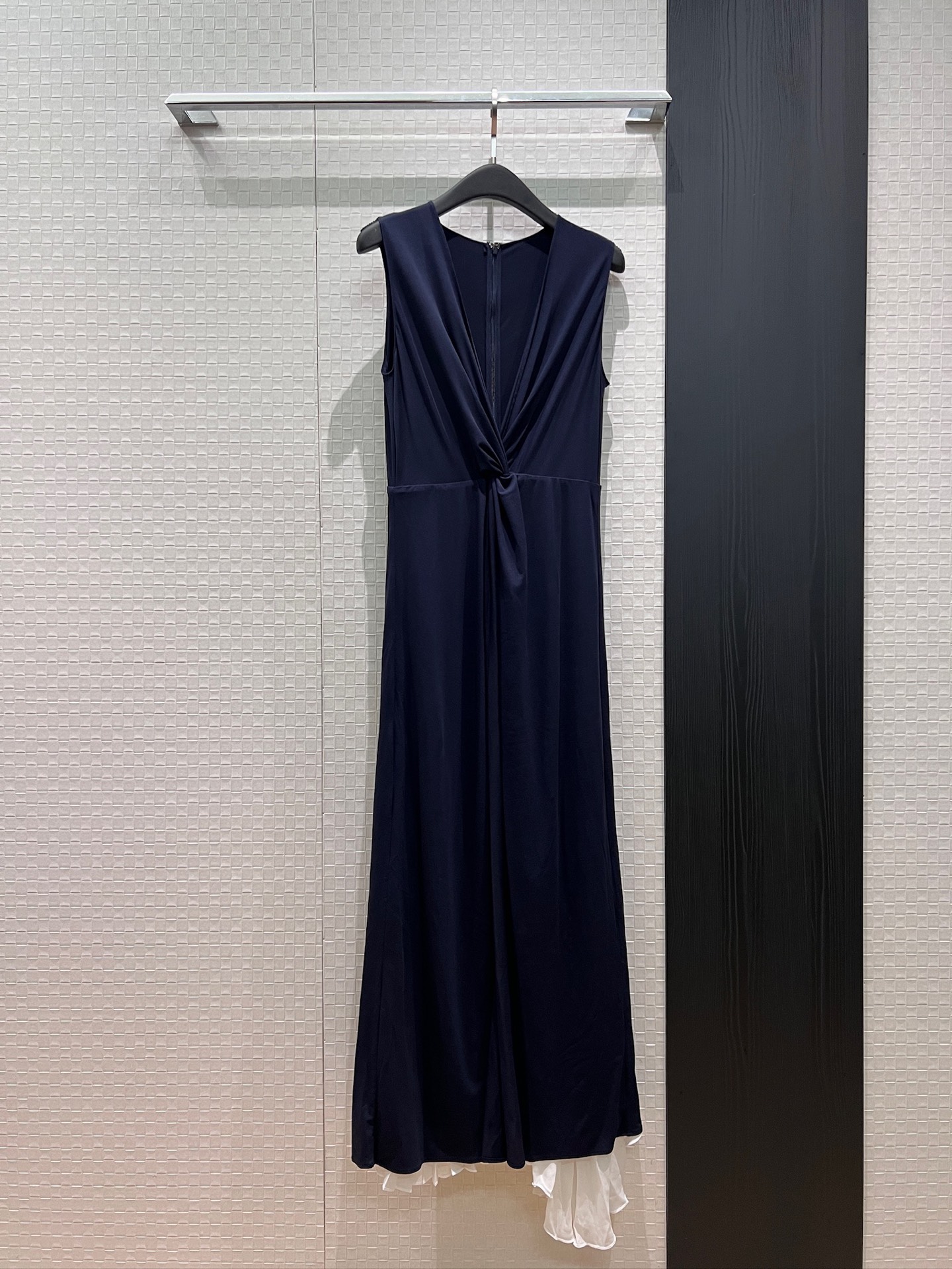 NO:844343,New RL deep V spliced ​​fake two-piece long dress. Dress skirt with irregular pleated pleated skirt. Elegant socialite with exquisite temperament. SML,,skirts,19860909新款RL深V拼接假两件连衣裙长裙 礼服裙不规则褶皱百褶裙摆 优雅名媛 气质精致SML,,skirts,,Women's clothing