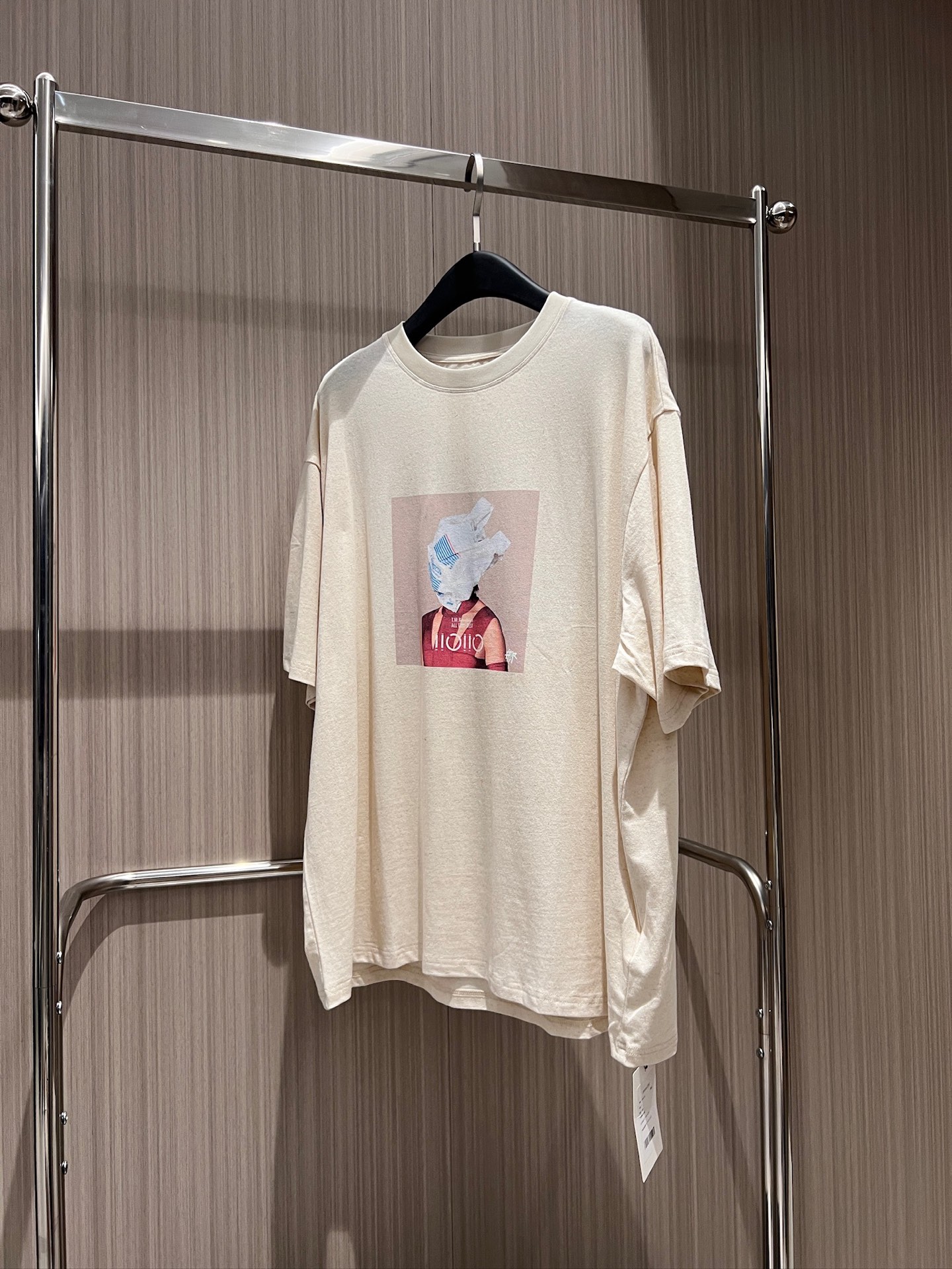 NO:845103,New style personalized printed silhouette loose linen T-shirt, simple, casual, fashionable and versatile, apricot white black SML,,tees,t-shirt,19860909新款冲冲个性印花廓形宽松亚麻T恤 简约休闲时尚百搭 杏色白色黑色 SML,,tees，t-shirt,,Women's clothing