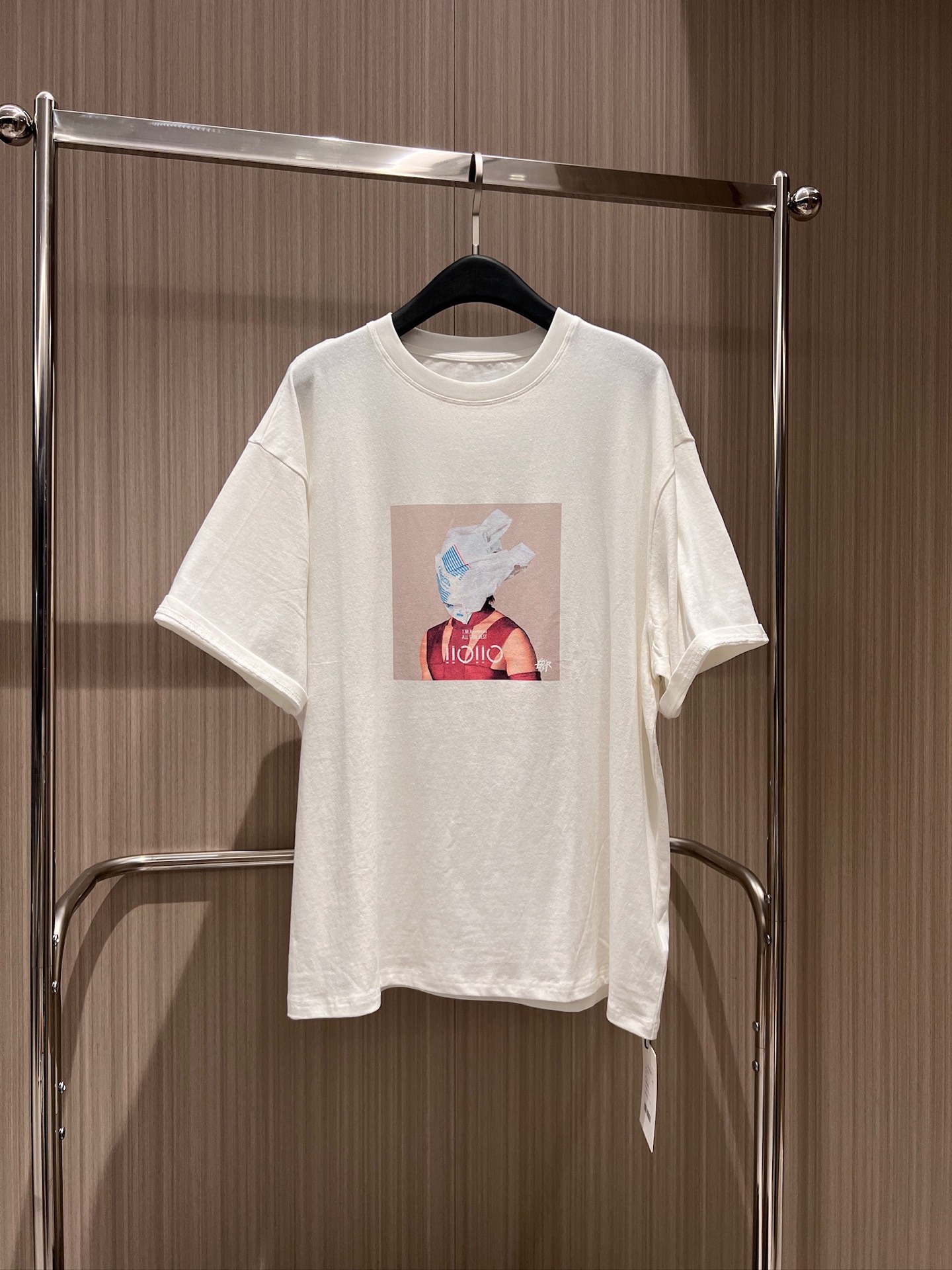 NO:845071,New style personalized printed silhouette loose linen T-shirt, simple, casual, fashionable and versatile, apricot white black SML,,tees,t-shirt,19860909新款冲冲个性印花廓形宽松亚麻T恤 简约休闲时尚百搭 杏色白色黑色 SML,,tees，t-shirt,,Women's clothing