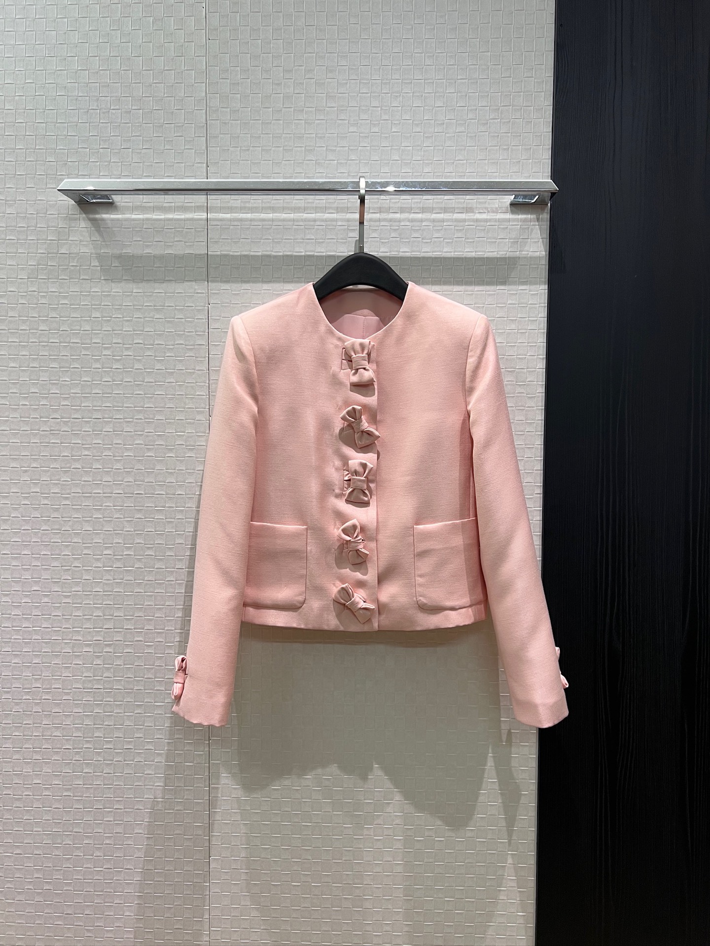 NO:857858,New Reba's same style bow-decorated round-neck jacket. Pink short style with sweet temperament. Cute and age-reducing. Can be worn with skirts of the same color S-XL, skirts, jackets & coats,19860909新款热巴同款 蝴蝶结装饰圆领外套 粉色短款甜美气质 可爱减龄 可搭同色半裙S-XL,,skirts,jackets & coats,,Women's clothing