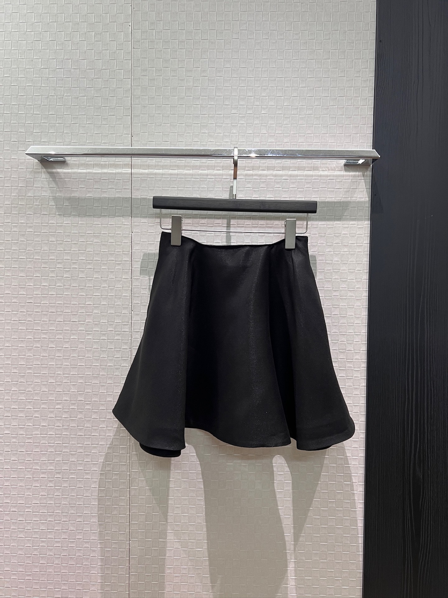 NO:857881,The same style as the new Reba, French minimalist A-line lotus leaf skirt with pockets on both sides, cute and age-reducing, versatile pink and black temperament, S-XL,,skirts,19860909新款热巴同款 法式极简A字荷叶半裙两侧有口袋 可爱减龄 气质百搭粉色黑色 S-XL,,skirts,,Women's clothing