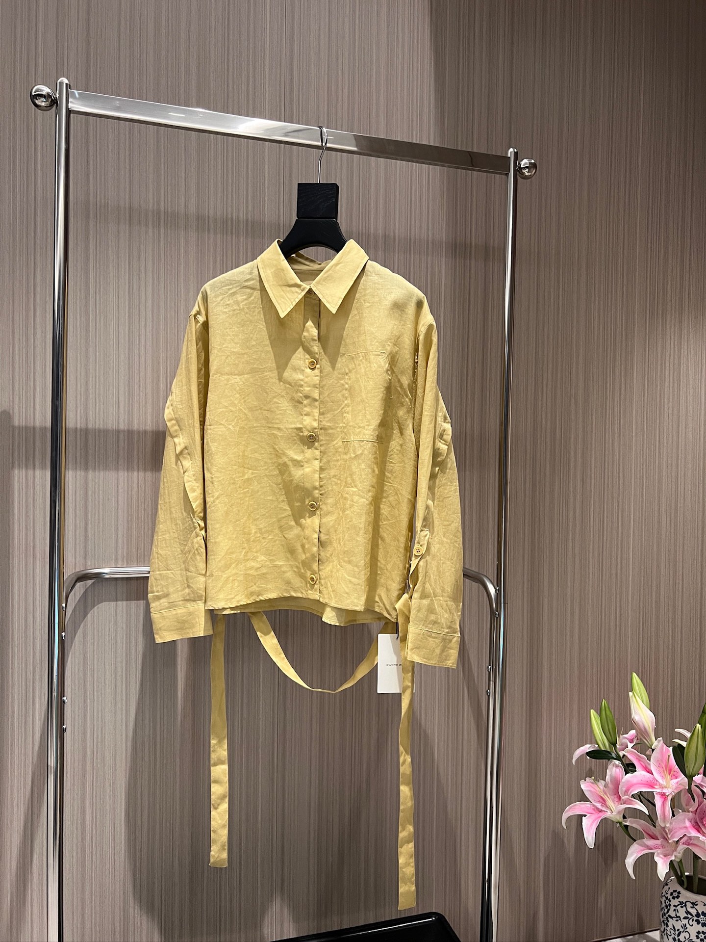 NO:862563,New style designer minimalist belted hemp shirt with old money style, loose and casual, sun protection, versatile, fashionable and age-reducing, navy blue citrus yellow SML,,19860909新款冲冲设计师极简系腰带装饰汉麻衬衣老钱风 宽松休闲 防晒百搭时尚减龄 藏青柑黄 SML,,,Women's clothing