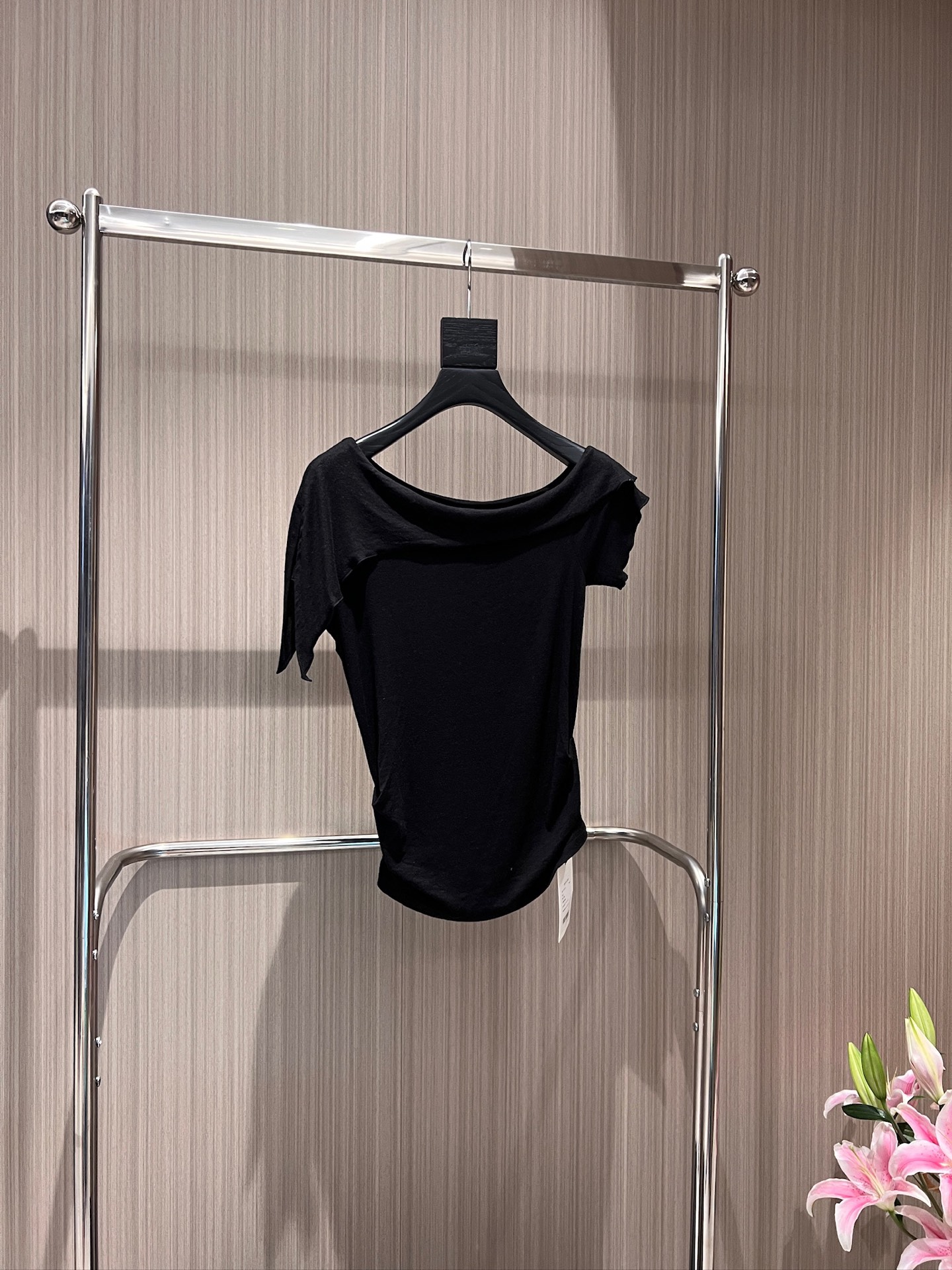 NO:862583,New punch designer asymmetrical one-word collar waist T-shirt Tencel linen Irregular ruffles pleated waist stretch slim fashion versatile black green white SML,,tees,t-shirt,19860909新款冲冲设计师不对称一字领收腰T恤天丝亚麻 不规则荷叶边 褶皱收腰 弹力修身时尚百搭 黑色绿色白色 SML,,tees，t-shirt,,Women's clothing
