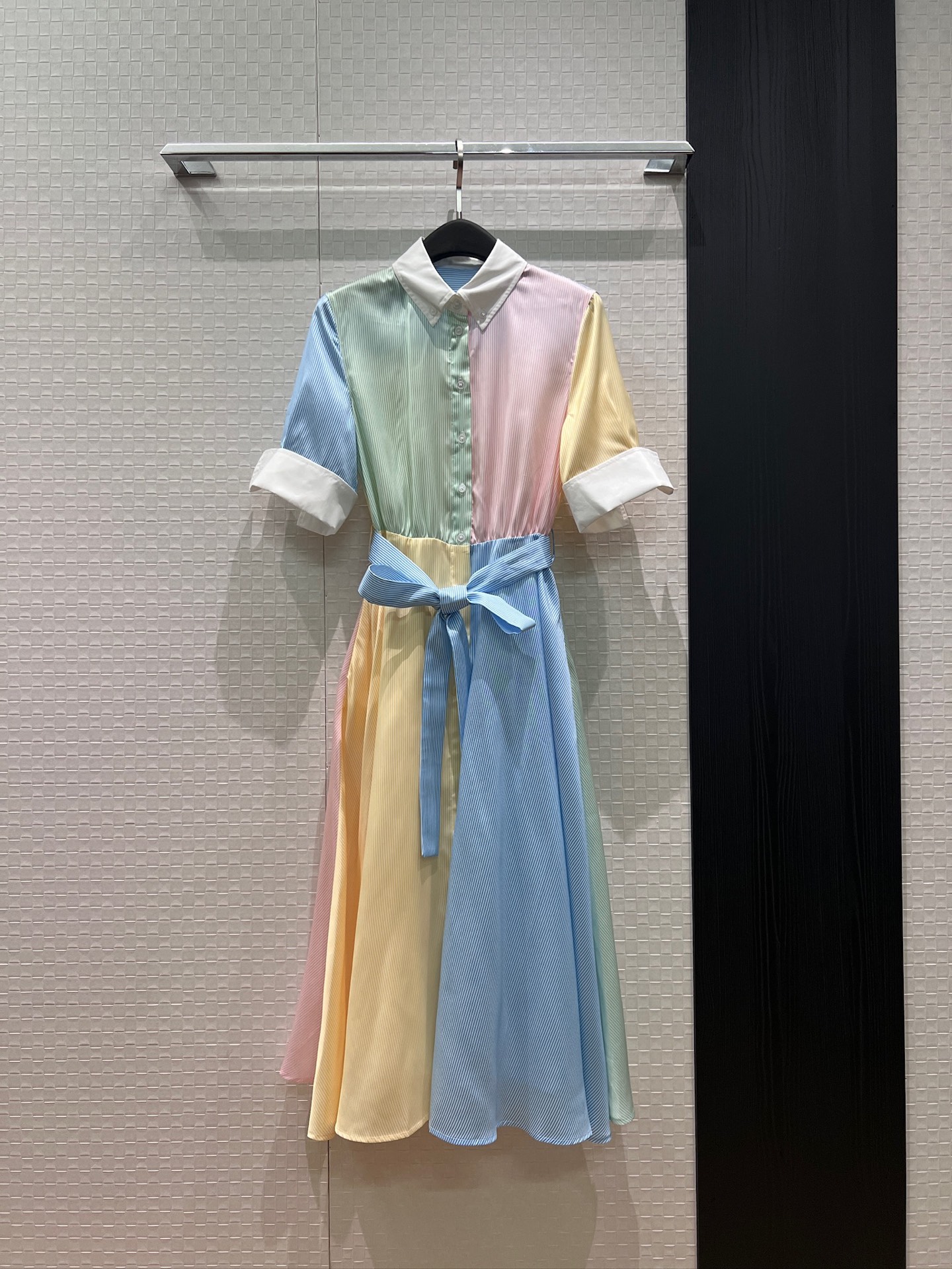 NO:862650,New Amy's same style, spliced ​​macaron multi-color striped curled short-sleeved dress, shirt-length skirt with bow belt, waist slimming, pockets on both sides, refreshing and age-reducing S-XL,,amiri,skirts,T-shirt,19860909新款艾米同款 拼接马卡龙多色条纹卷边短袖连衣裙 衬衣长裙系蝴蝶结腰带 收腰显瘦 两侧有口袋清爽减龄 S-XL,,amiri,skirts,T-shirt,,Women's clothing