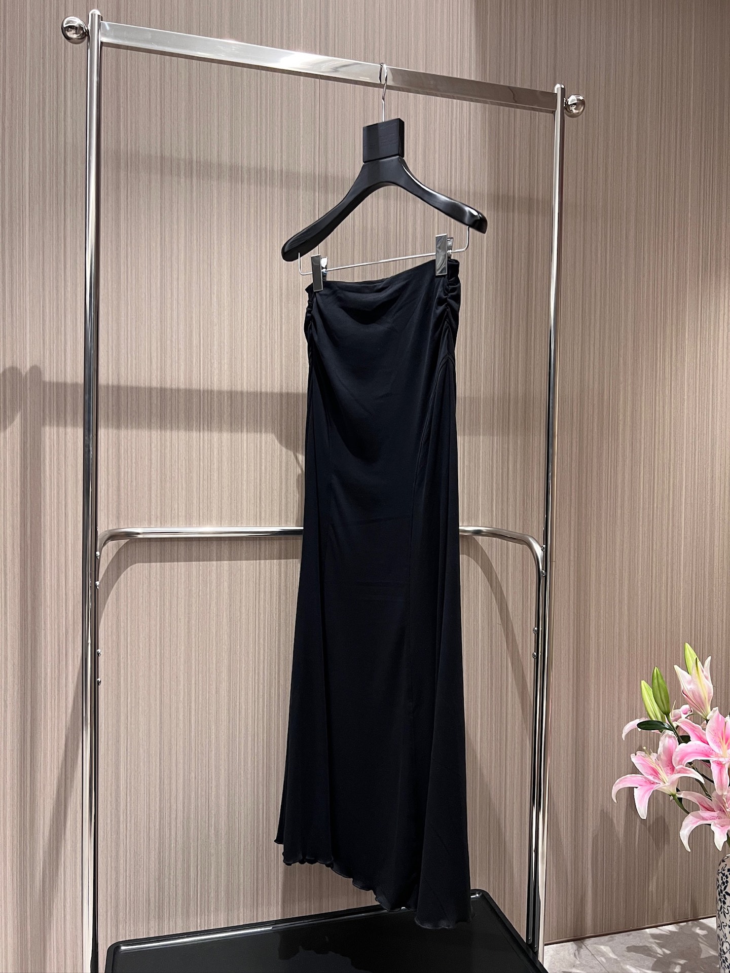 NO:864351,New style punchy designer pleats with high waist and hips, Lyocell fishtail skirt, elastic waist long skirt, elastic and slim fit, black coffee color, a must-have for age reduction, SML,,skirts,19860909新款冲冲设计师褶皱高腰包臀 莱赛尔鱼尾半裙松紧腰长裙 弹力修身 减龄必备黑色咖色 SML,,skirts,,Women's clothing