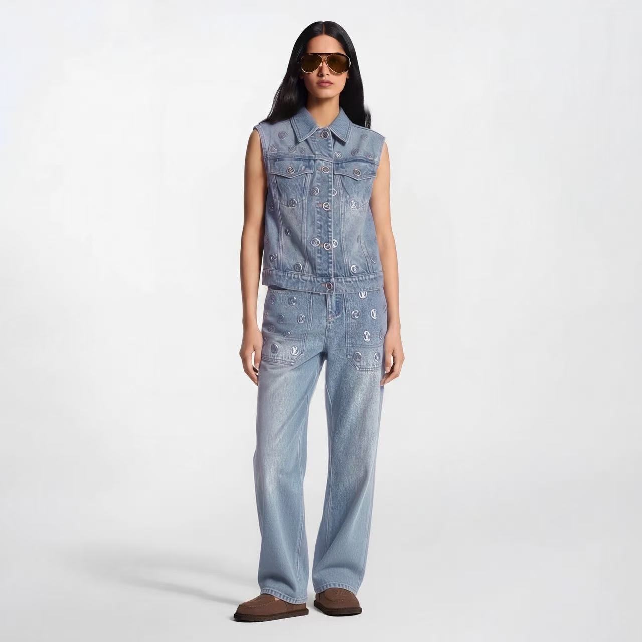 NO:868035,Wear a vest,19860909搭马甲,,,Women's clothing