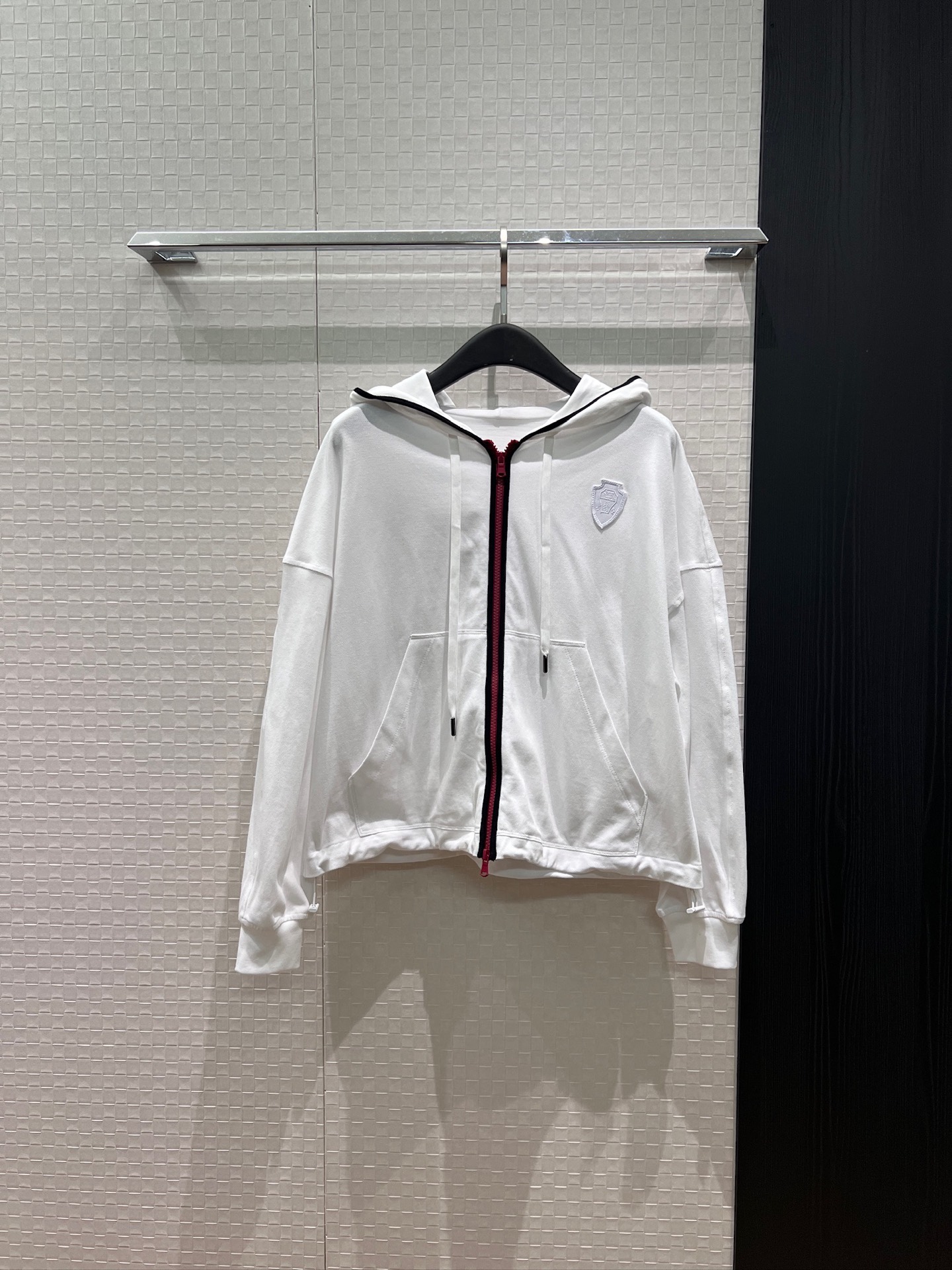 NO:868105,New BC hooded sweatshirt decorated with logo badge on the chest, drawstring at the hem, waist adjustable, loose and casual, sports and versatile SML, hoodie, sweatshirts, jackets & coats, hats,19860909新款BC 胸前logo徽章装饰连帽卫衣外套下摆抽绳可收腰 宽松休闲 运动百搭SML,,hoodie,sweatshirts,jackets & coats,hats,,Women's clothing