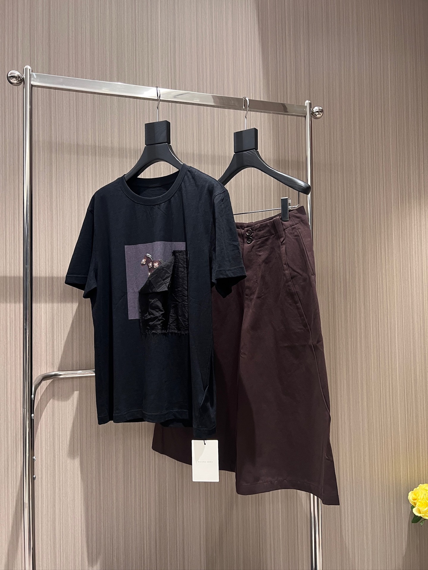 NO:871481,New punch designer color block silk patch pony print T-shirt loose fit casual and versatile black khaki white SML,,tees,t-shirt,real silk,19860909新款冲冲设计师 拼色真丝贴布小马印花T恤 宽松版型休闲百搭 黑色卡其白色 SML,,tees，t-shirt,real silk,,Women's clothing