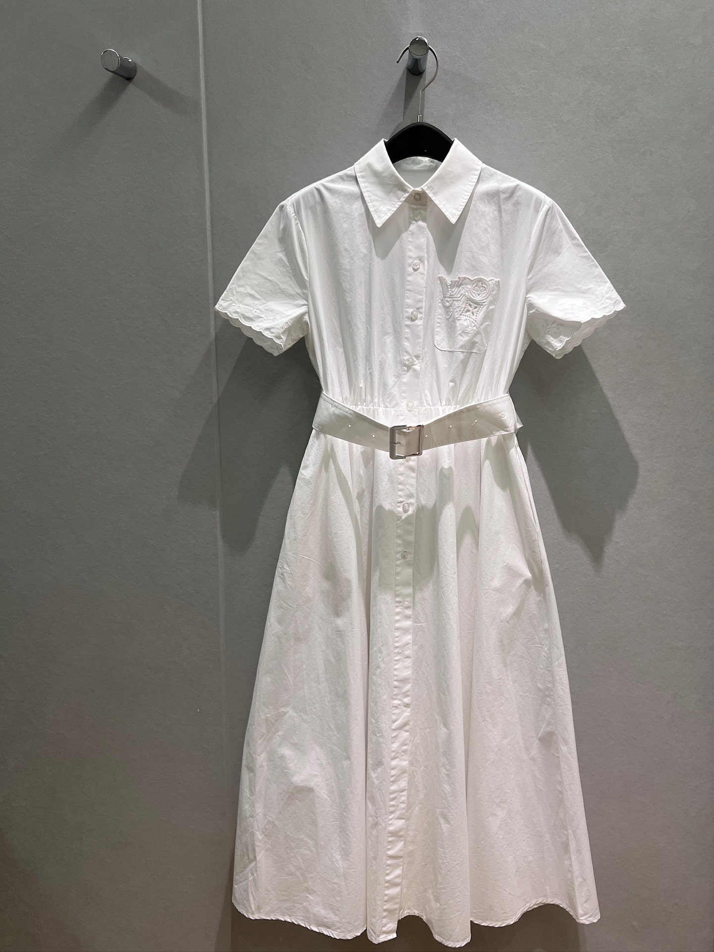 NO:872595,New embroidered logo pocket lace short-sleeved dress, single-breasted lapel with pockets on both sides, casual age-reducing S-XL, skirts, T-shirt,19860909新款刺绣logo口袋花边短袖连衣裙 翻领单排扣两侧有口袋 休闲减龄S-XL,,skirts,T-shirt,,Women's clothing