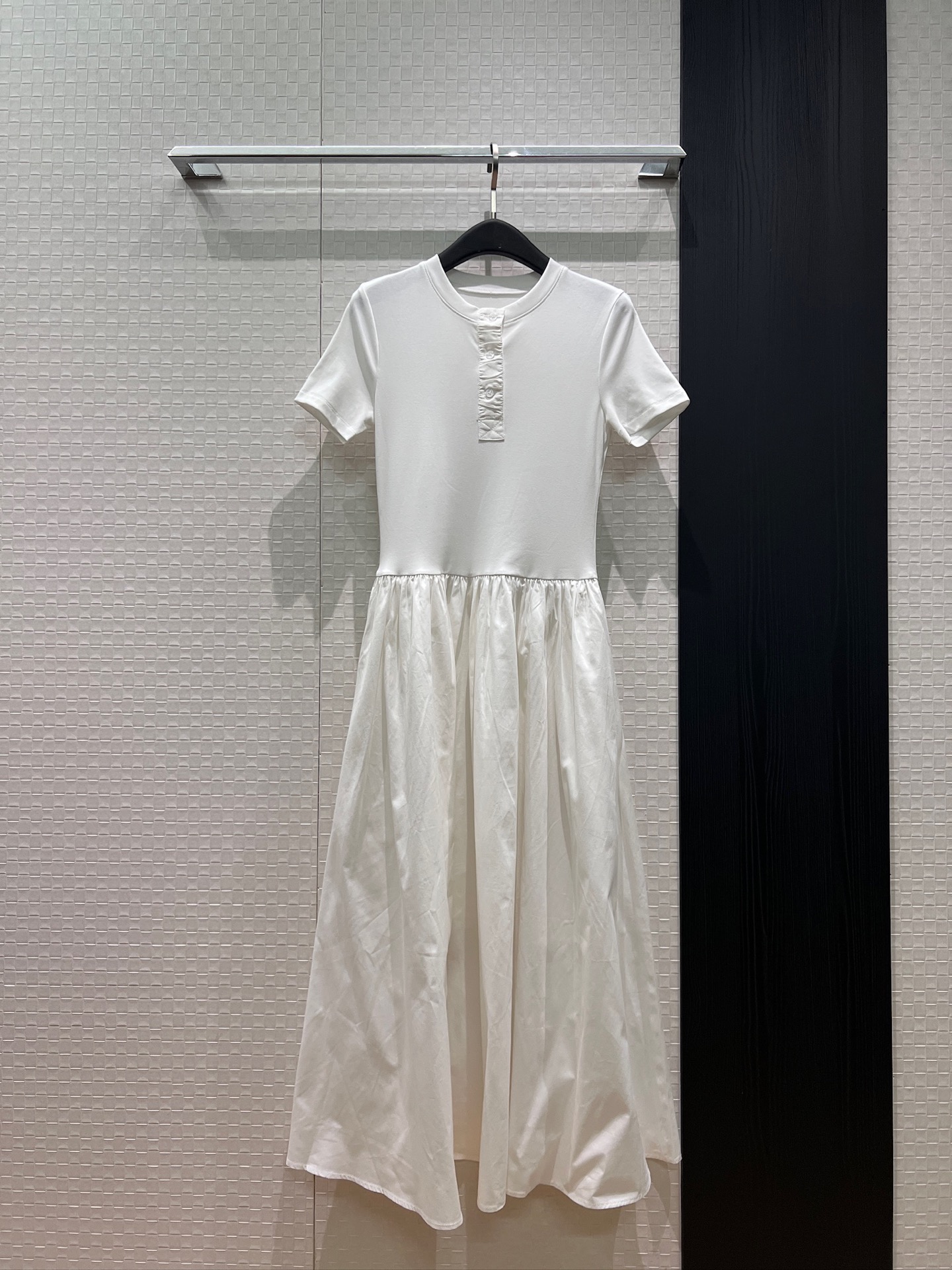 NO:875519,Recommend the new Henry collar very short sleeve waist long dress, slim dress with elastic waist, pockets on both sides, sweet and casual, cute and age-reducing black and white SML,,skirts,T-shirt,19860909推荐新款亨利领极简短袖收腰长裙 修身连衣裙腰部松紧收腰 两侧有口袋 甜美休闲 可爱减龄黑色白色 SML,,skirts,T-shirt,,Women's clothing