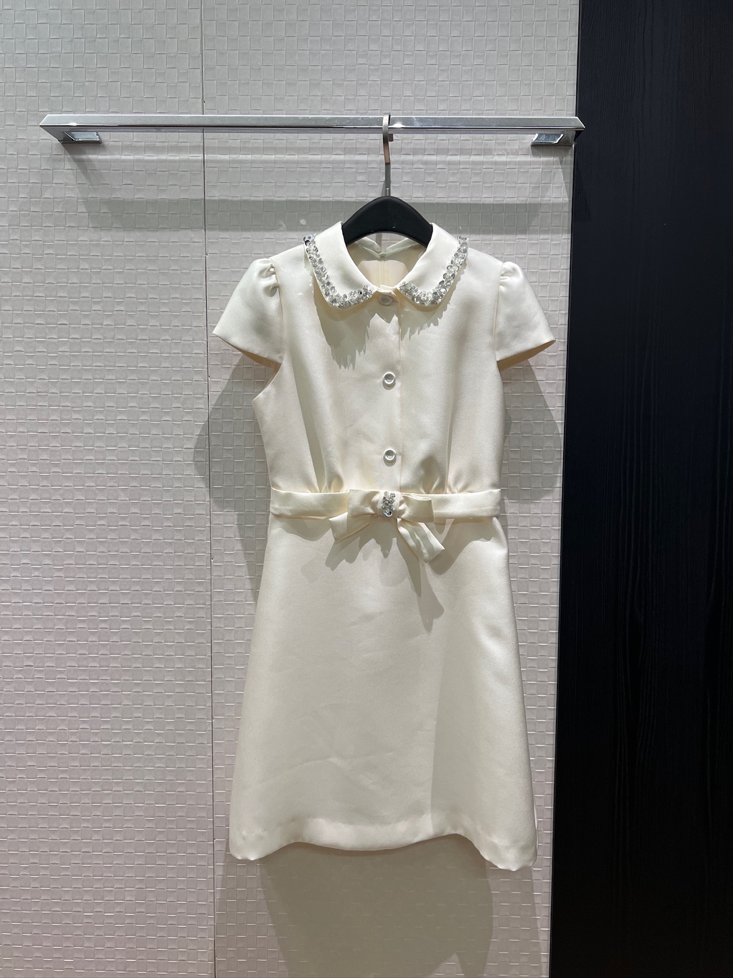 NO:877528,New style Zhao Lusi's same style. Heavy-duty rhinestone bead collar sleeveless dress with three-dimensional tailoring. Waist slimming. Bow belt decoration. Sweet and age-reducing blue and white. S-XL,,skirts,19860909新款赵露思同款 重工水钻钉珠领包袖连衣裙立体剪裁 收腰显瘦 蝴蝶结腰带装饰 甜美减龄蓝色白色 S-XL,,skirts,,Women's clothing