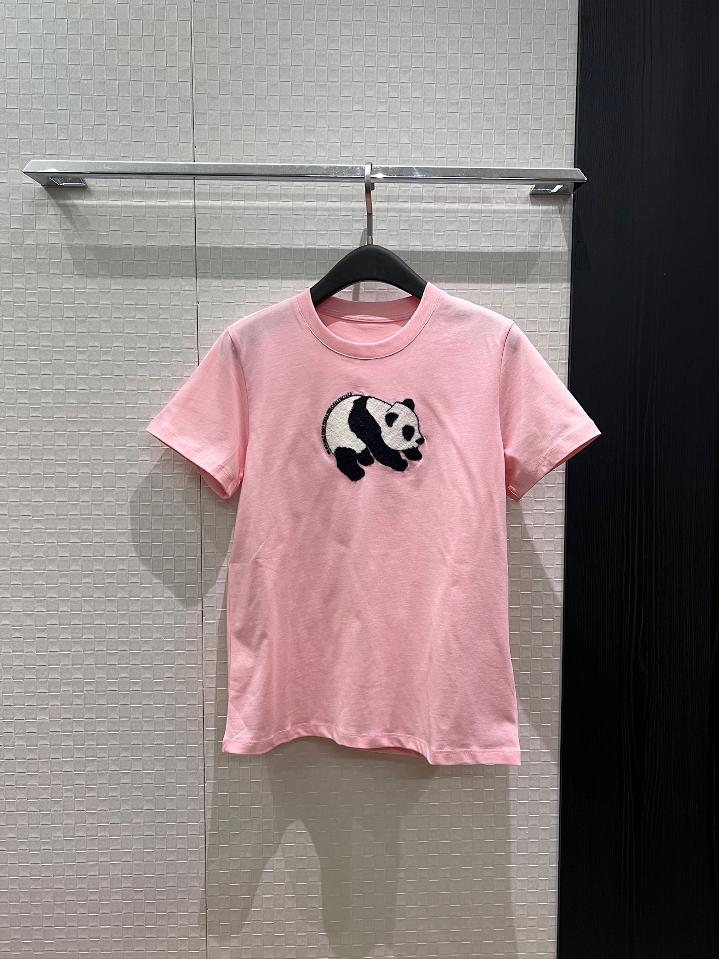NO:878307,New heavy industry double-sided embroidered panda T-shirt, simple and cute, casual and versatile, pink maroon and white SML,,tees,t-shirt,19860909新款重工双面刺绣熊猫T恤 简单可爱 休闲百搭粉色枣红白色 SML,,tees，t-shirt,,Women's clothing