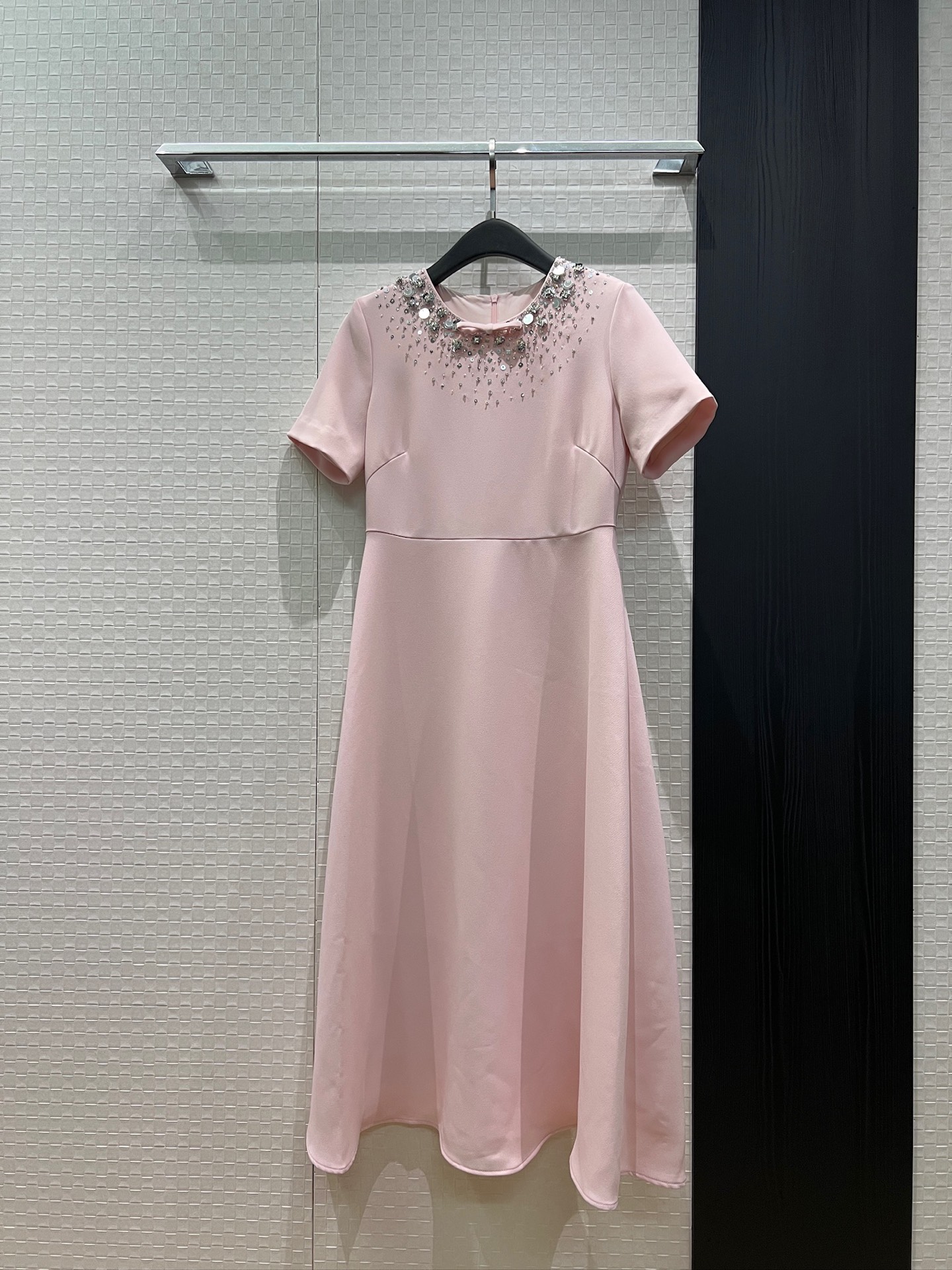 NO:878899,New round neck with bow decoration, beaded sequin short-sleeved dress, long skirt, waist slimming, ladylike temperament, elegant commuter pink and white S-XL,,skirts,T-shirt,19860909新款蝴蝶结装饰圆领 钉珠亮片短袖连衣裙长裙收腰显瘦 名媛气质 优雅通勤粉色白色 S-XL,,skirts,T-shirt,,Women's clothing
