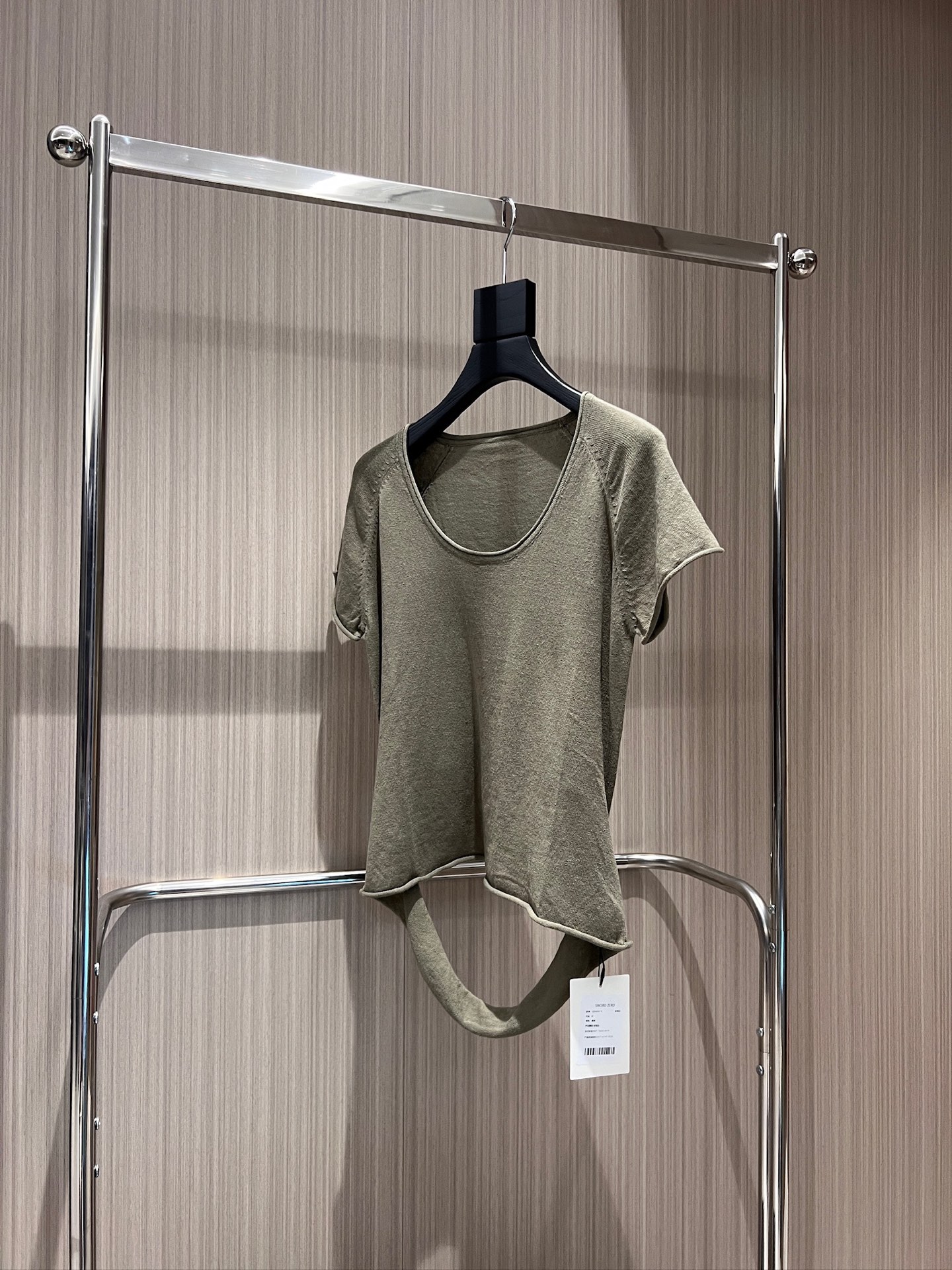 NO:885893,New trendy designer knitted hollow waist short-sleeved top with caution. Personalized and versatile, a must-have for age reduction. Green and white SML, T-shirt,19860909新款冲冲设计师 针织镂空露腰短袖上衣小心机 个性百搭减龄必备 绿色白色 SML,,T-shirt,,Women's clothing
