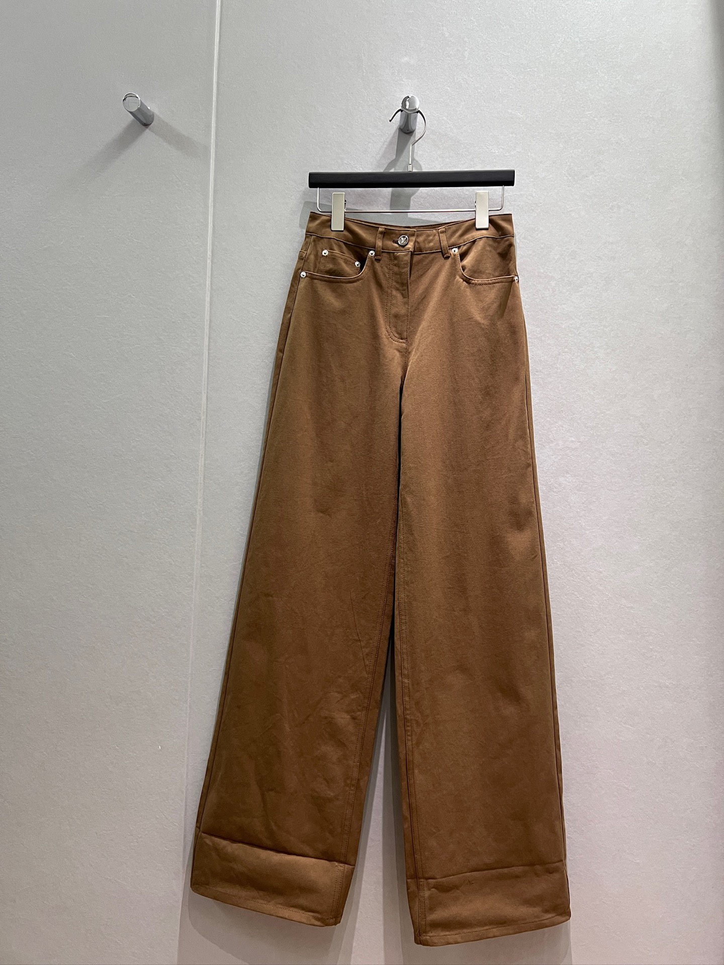 NO:887054,New model of Ouyang Nana's same style Presbyopic hemmed khaki jeans Wide-leg pants hardware accessories molded logo leather label casual slimming age-reducing and versatile S-XL,,jeans,19860909新款欧阳娜娜同款 老花卷边卡其牛仔裤 阔腿裤五金配件开模 logo皮标休闲显瘦 减龄百搭 S-XL,,jeans,,Women's clothing