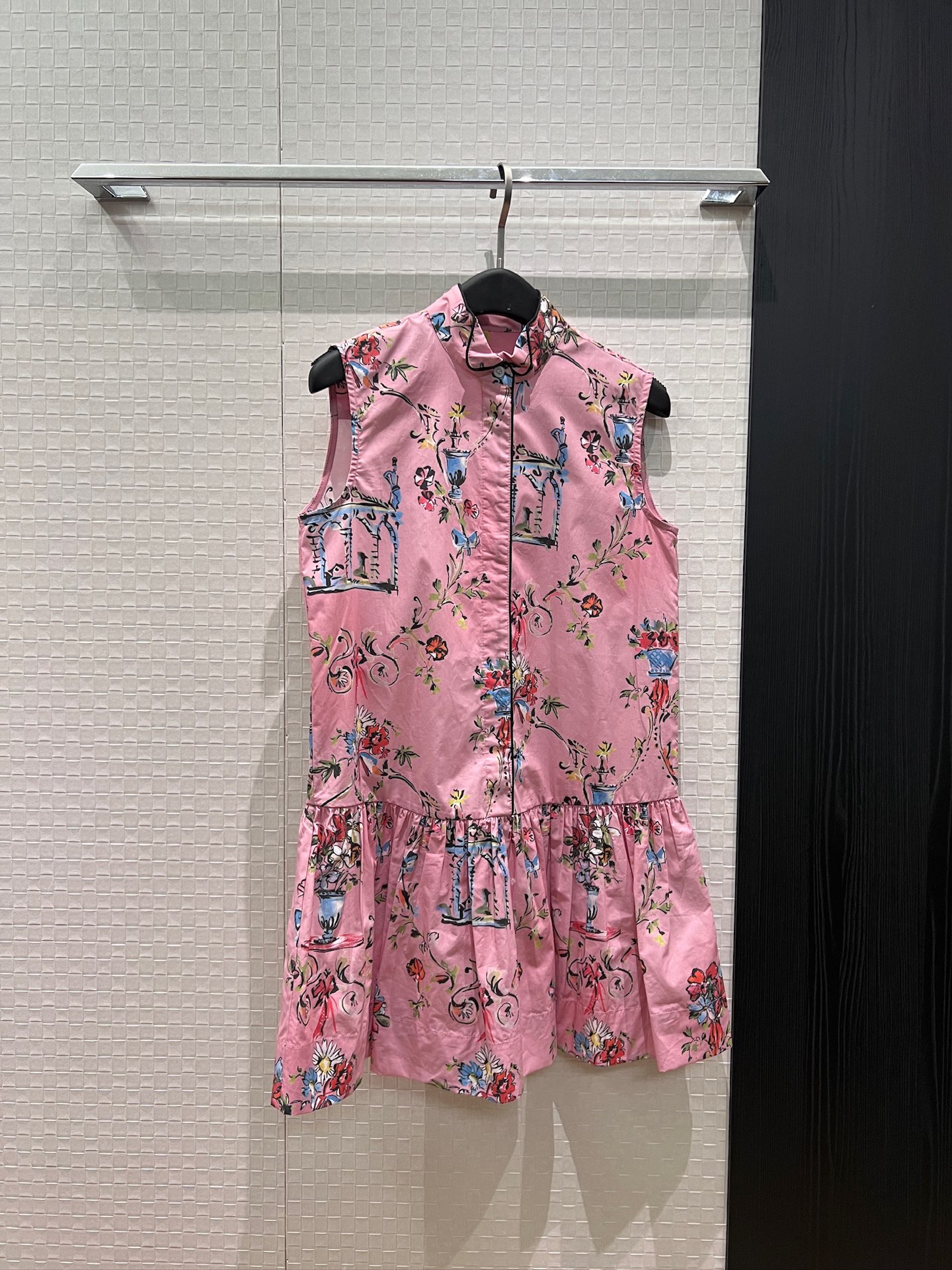 NO:890723,New positioning floral print stand-up collar sleeveless baby doll dress with spliced ​​ruffle skirt, A-line version, cute and age-reducing, leisure and vacation S-XL,,skirts,19860909新款定位花卉印花立领无袖娃娃连衣裙拼接荷叶裙摆 A字版型可爱减龄 休闲度假 S-XL,,skirts,,Women's clothing
