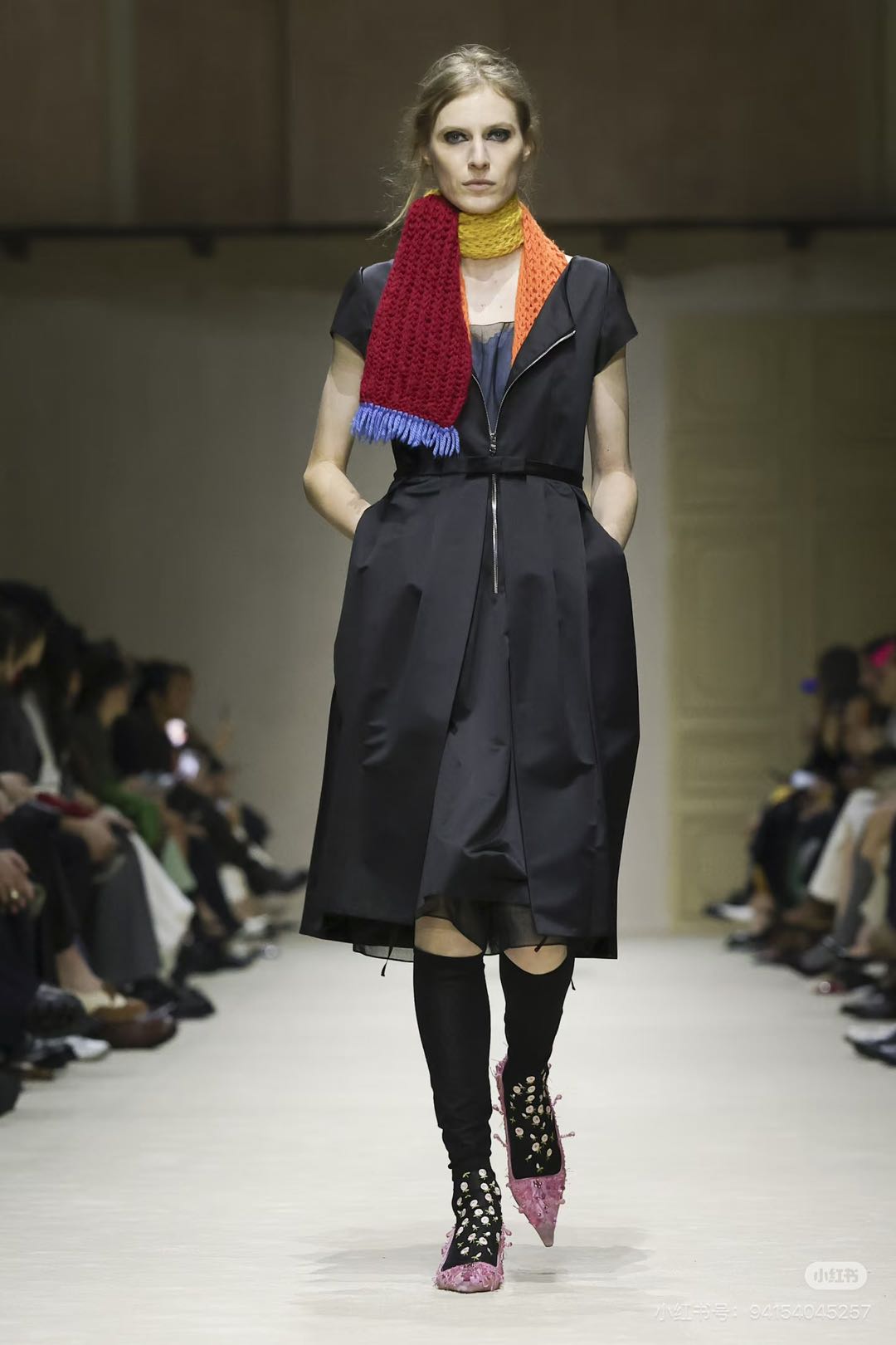 NO:892080,show pictures,,19860909秀图,,,Women's clothing