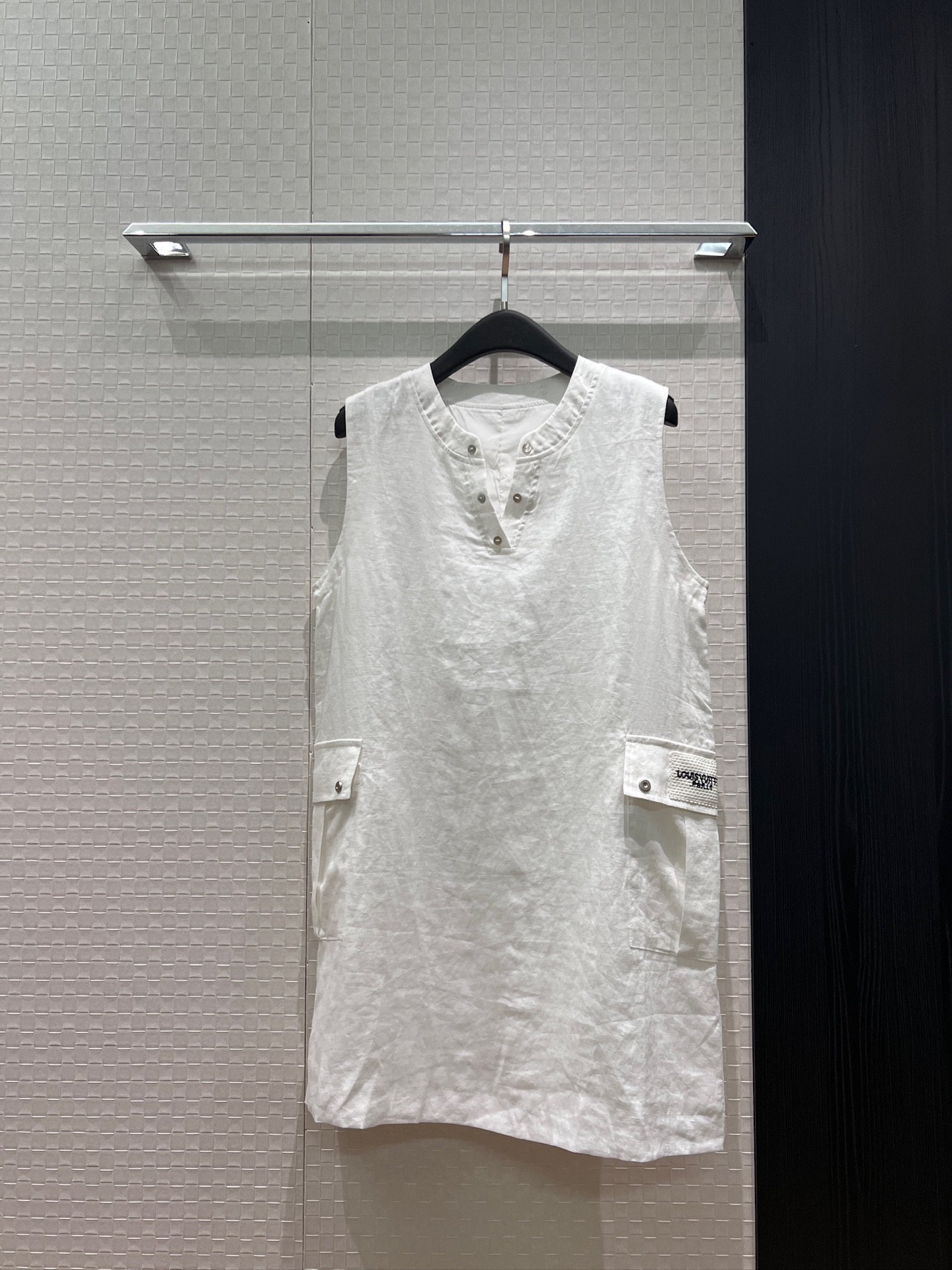 NO:893259,New minimalist white linen sleeveless vest dress with large pockets, V-neck, straight and loose, fashionable, casual, vacation and age-reducing SML,,skirts,19860909新款极简大口袋装饰白色亚麻无袖背心连衣裙 V领直筒宽松 时尚休闲度假减龄 SML,,skirts,,Women's clothing