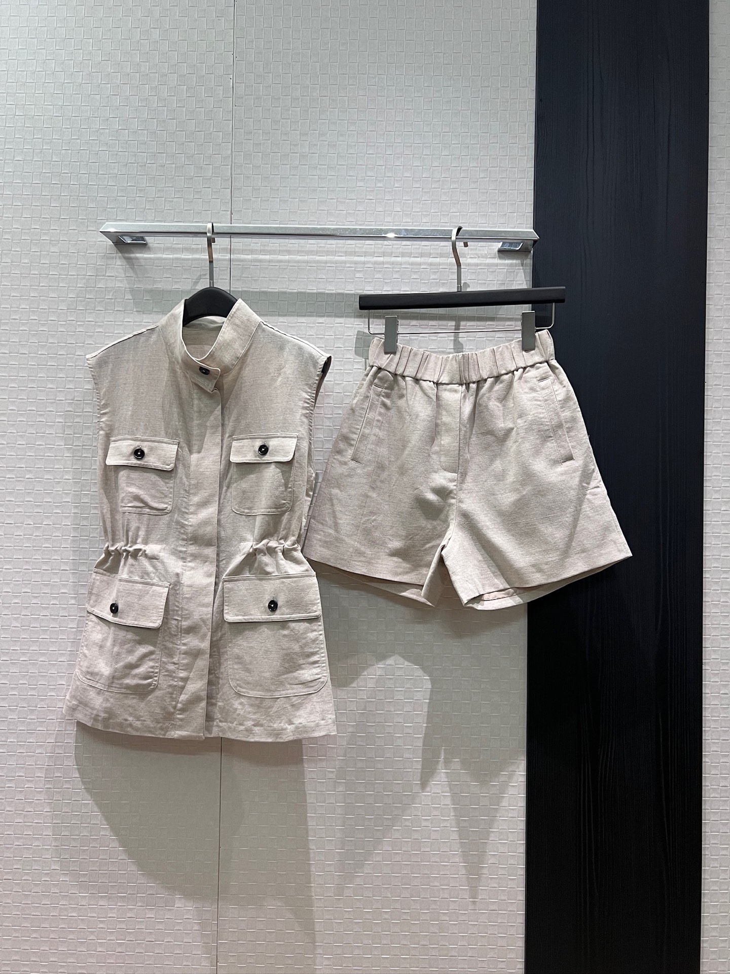 NO:893268,New arrival: stand collar workwear, four pockets, linen vest, elastic waist, linen shorts, drawstring waist, lazy old money style, fashion, vacation and leisure, slim fit, dark blue apricot white, SML,,shorts,19860909新款来袭立领工装四口袋亚麻马甲松紧腰亚麻短裤抽绳收腰 慵懒老钱风 时尚 度假休闲 修身显瘦 深蓝杏色白色 SML,,shorts,,Women's clothing