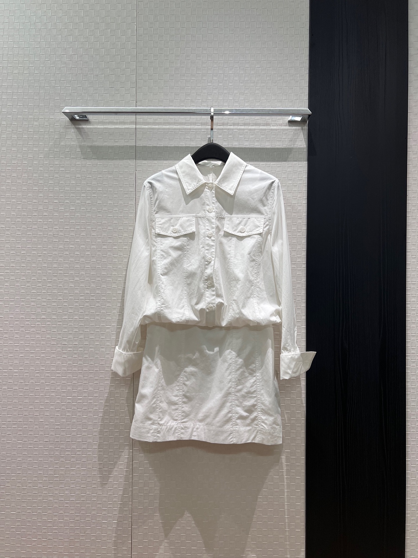 NO:893254,New spliced ​​fake two-piece design. Lapel shirt dress with rolled-up cuffs. Vest with inner patchwork to receive waist bag and hip slim fit. Multiple outfits. Khaki white SML,,skirts,19860909新款拼接假两件设计 翻领衬衣式连衣裙袖口反卷 背心内搭拼接收腰包臀修身 多种穿搭 卡其白色 SML,,skirts,,Women's clothing