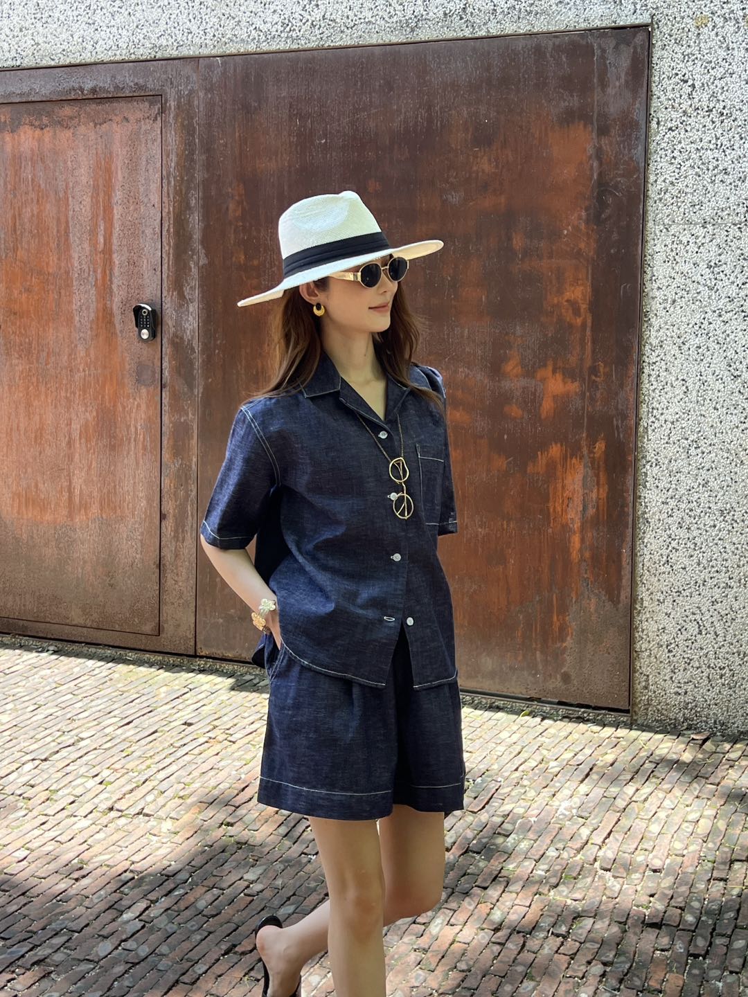 NO:900518,Tops, shorts, upper body pictures,,shorts,19860909上衣 短裤上身图,,shorts,,Women's clothing