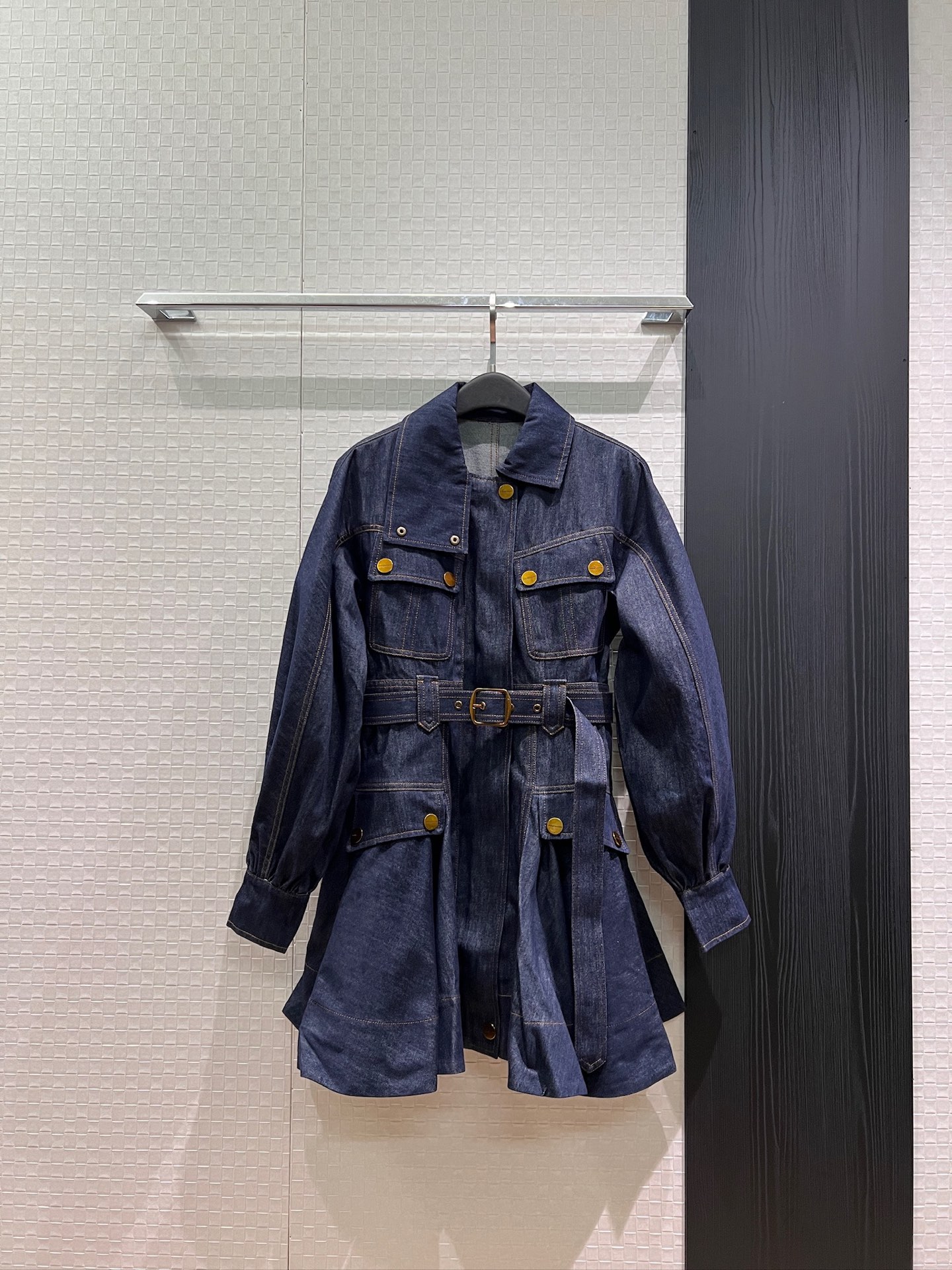 NO:910817,New arrival, asymmetric lapel denim dress, lantern sleeves, ruffled skirt, belt to slim the waist, four-pocket decoration, hardware accessories mold opening, salty or sweet SML l,,skirts,19860909新款来袭不对称翻领丹宁牛仔连衣裙灯笼袖荷叶边裙摆 系腰带收腰显瘦四口袋装饰 五金配件开模 可盐可甜 SML l,,skirts,,Women's clothing