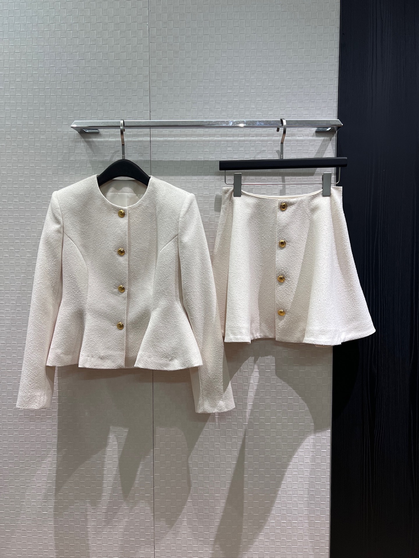 NO:922049,Jacket, skirt p, new ruffle hem, waisted round neck coat, ruffle skirt, A-line skirt, molded golden breast buttons, slim temperament, elegant and intellectual, commuting for celebrities, S-XL,,skirts,jackets & coats,19860909外套 半裙p新款荷叶边下摆收腰圆领外套荷叶裙摆A字半裙开模金色排扣 气质显瘦 优雅知性 名媛通勤 S-XL,,skirts,jackets & coats,,Women's clothing
