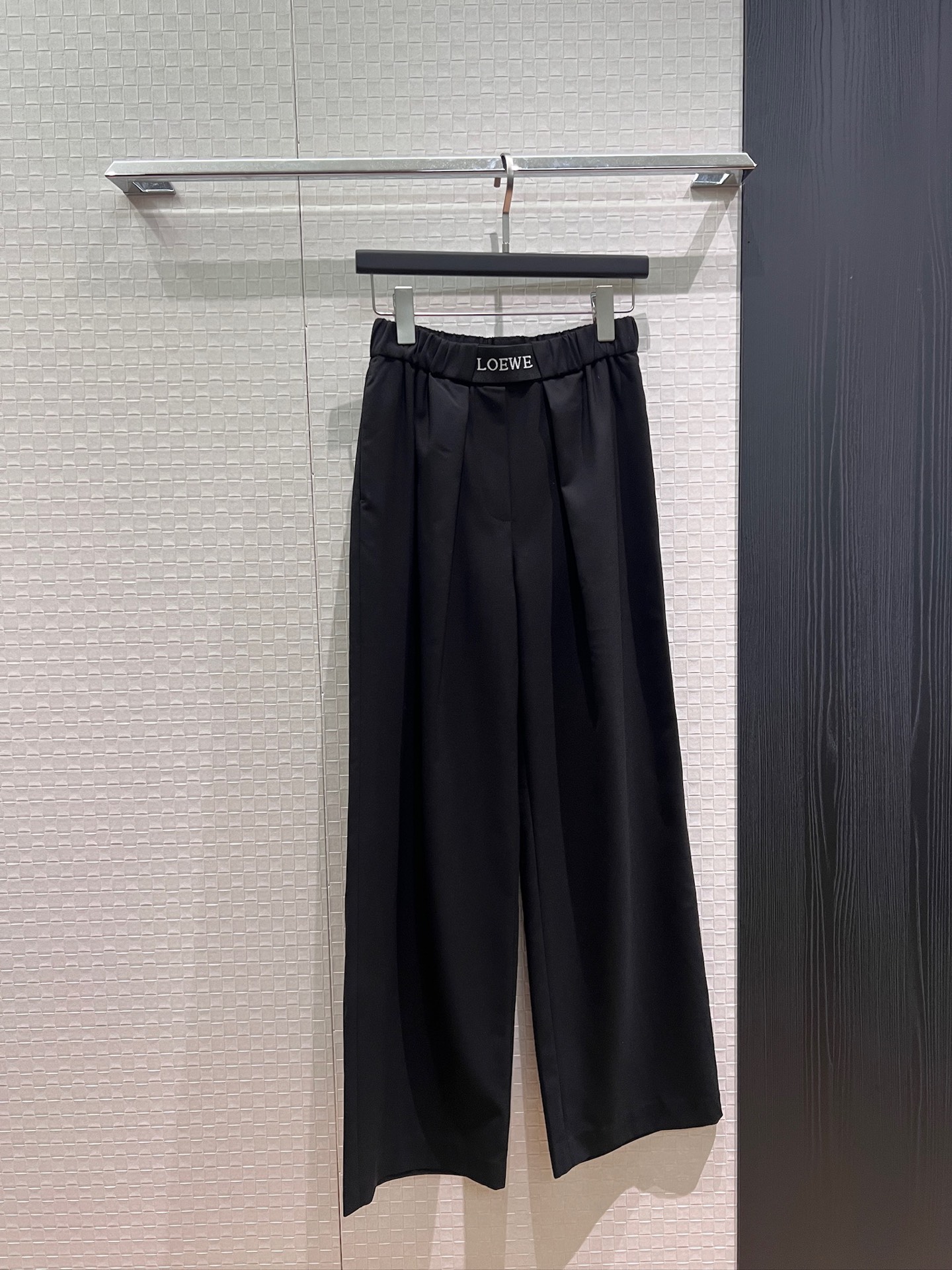 NO:922079,New Loewe jacquard logo letter elastic band casual trousers, wide-leg pants, minimalist and casual, fashionable and versatile, slim and unattractive, black khaki S-XL,,loewe,19860909新款Loewe提花logo字母松紧带休闲西裤 阔腿裤极简休闲 时尚百搭 显瘦不挑人黑色卡其 S-XL,,loewe,,Women's clothing