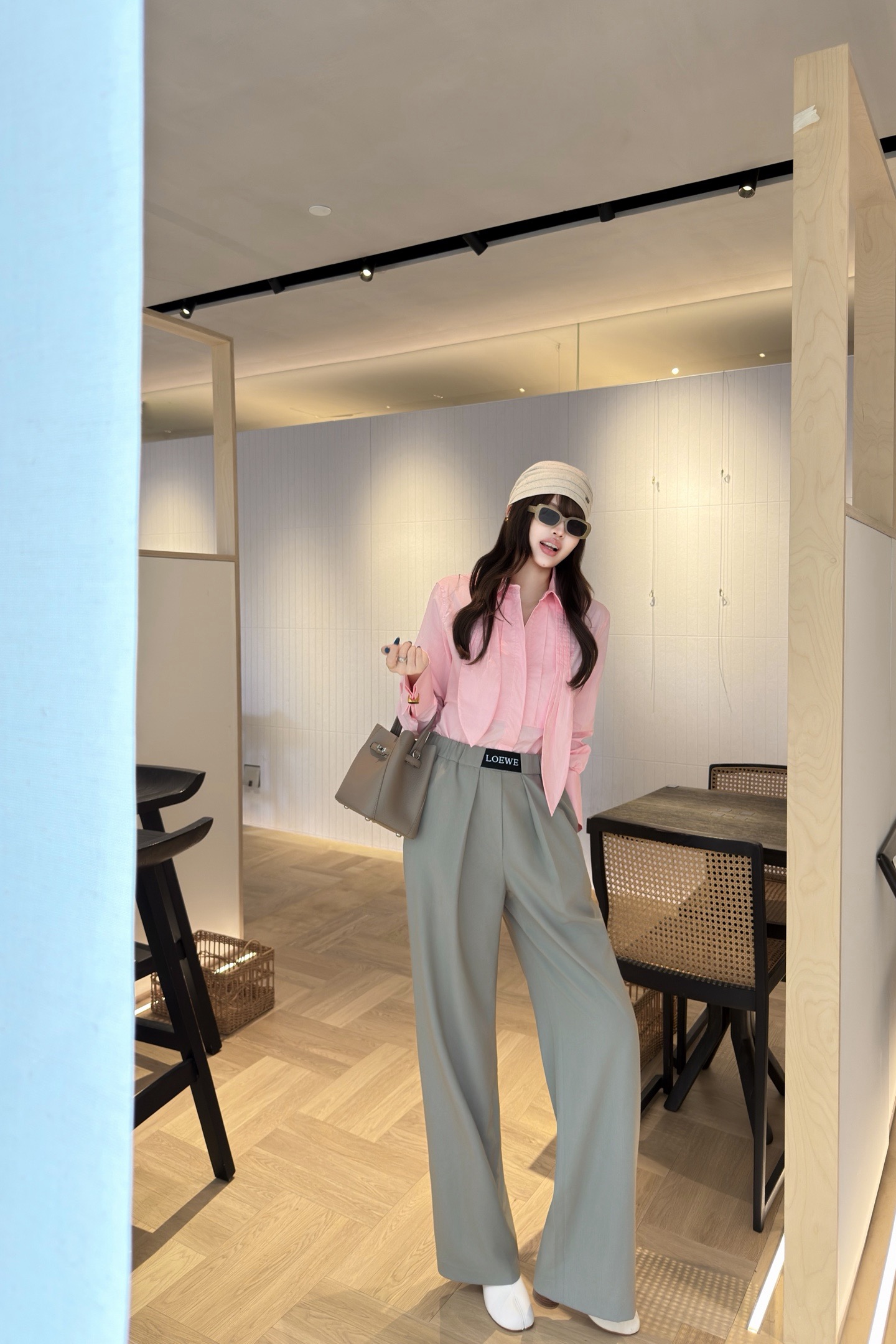 NO:923211,One set has,,19860909一套有,,,Women's clothing