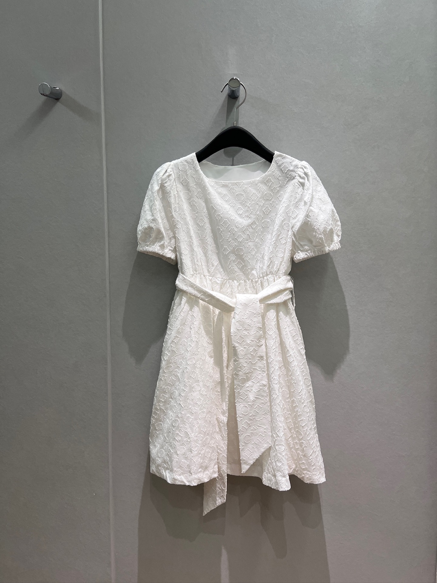 NO:949821,New custom-made jacquard presbyopia fabric, small square neck puff sleeve dress, pleated waist, belt with bow decoration, pockets on both sides, sweet and cute, temperament that reduces age, S-XL,,skirts,19860909新款定制提花老花面料 小方领泡泡袖连衣裙褶皱收腰 系腰带蝴蝶结装饰两侧有口袋 甜美可爱 气质减龄 S-XL,,skirts,,Women's clothing