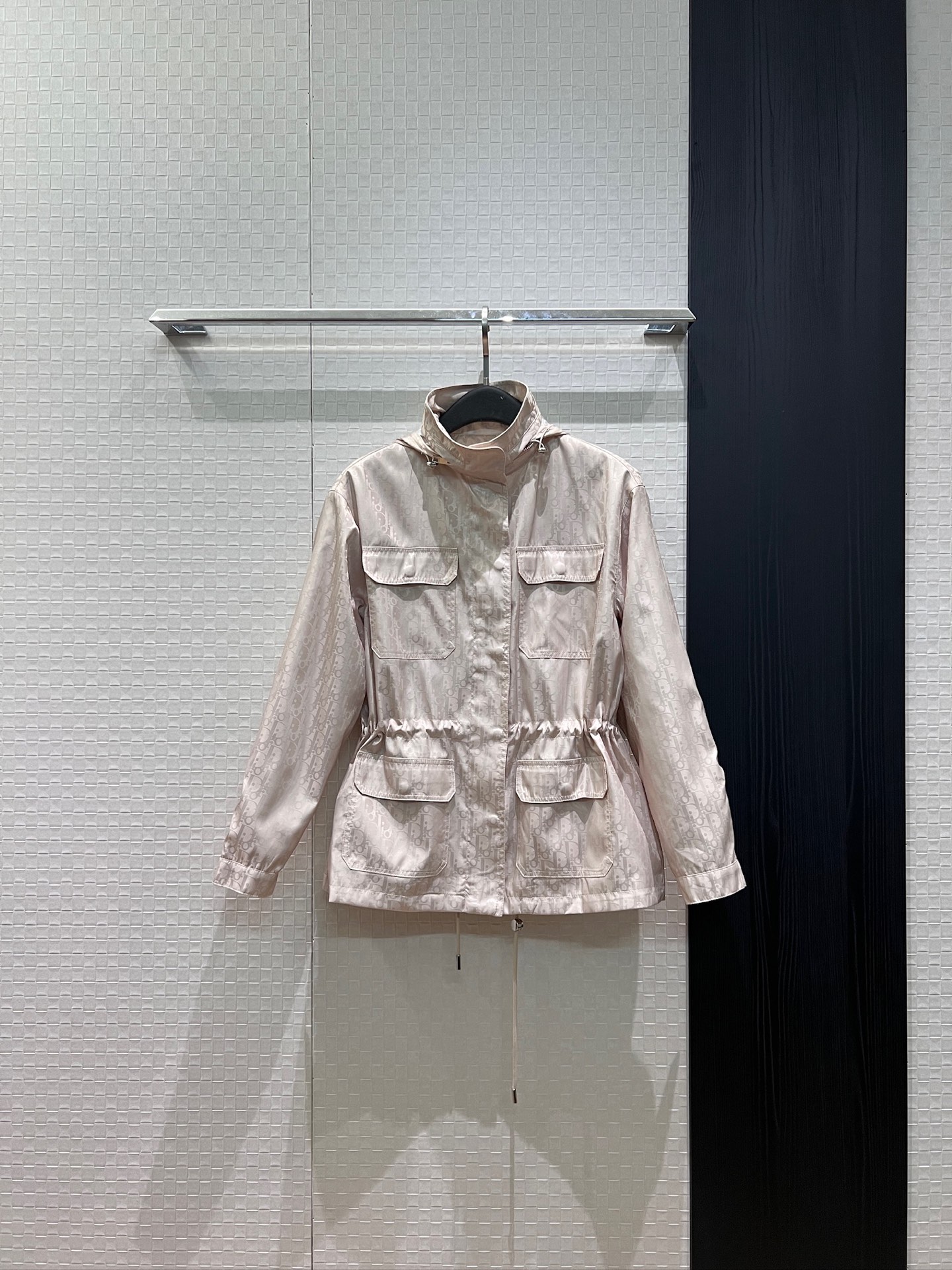 NO:934010,New presbyopic nylon turtleneck hooded windbreaker mid-length coat with stowable hood, four pockets with flap, drawstring design at waist, waistband decoration, loose and casual, cool and handsome, versatile for commuting, S-XL,,jackets & coats,hats,19860909新款老花尼龙高领连帽风衣中长款外套 帽子可收纳 翻盖四口袋 腰部抽绳设计 收腰装饰宽松休闲 酷飒帅气 通勤百搭S-XL,,jackets & coats,hats,,Women's clothing