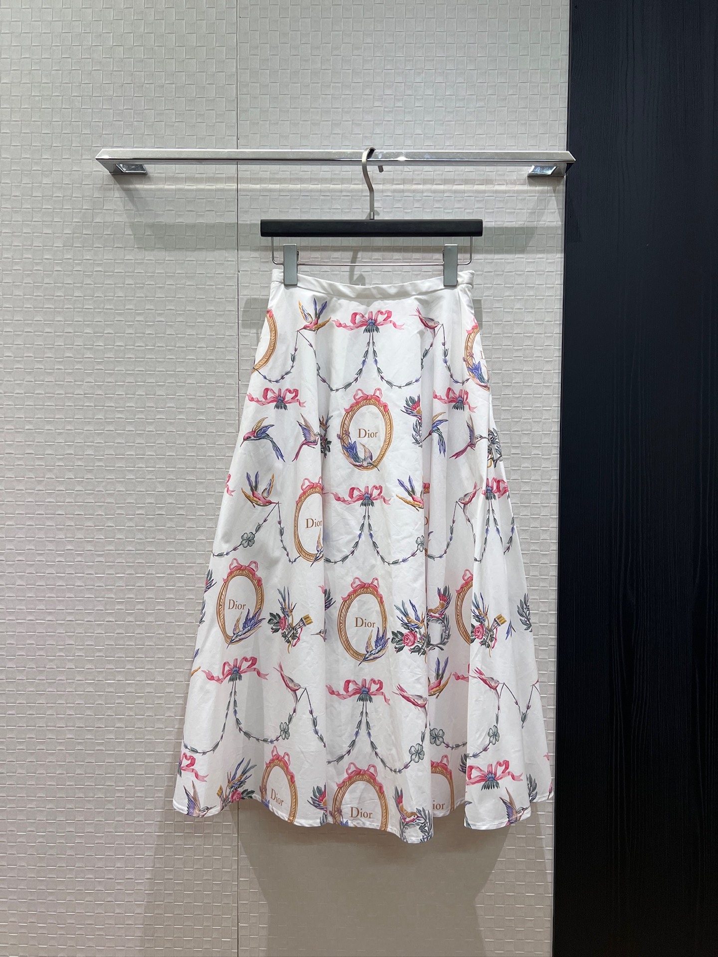 NO:934589,New positioning printing, streamer laces, bow decoration, short-sleeved top, high-waisted A-line skirt, cotton print with pockets on both sides, commuting and casual, fashionable and versatile S-XL,,skirts,T-shirt,19860909新款定位印花 飘带系带蝴蝶结装饰短袖上衣高腰A字半裙 两侧有口袋棉布印花 通勤休闲 时尚百搭 S-XL,,skirts,T-shirt,,Women's clothing