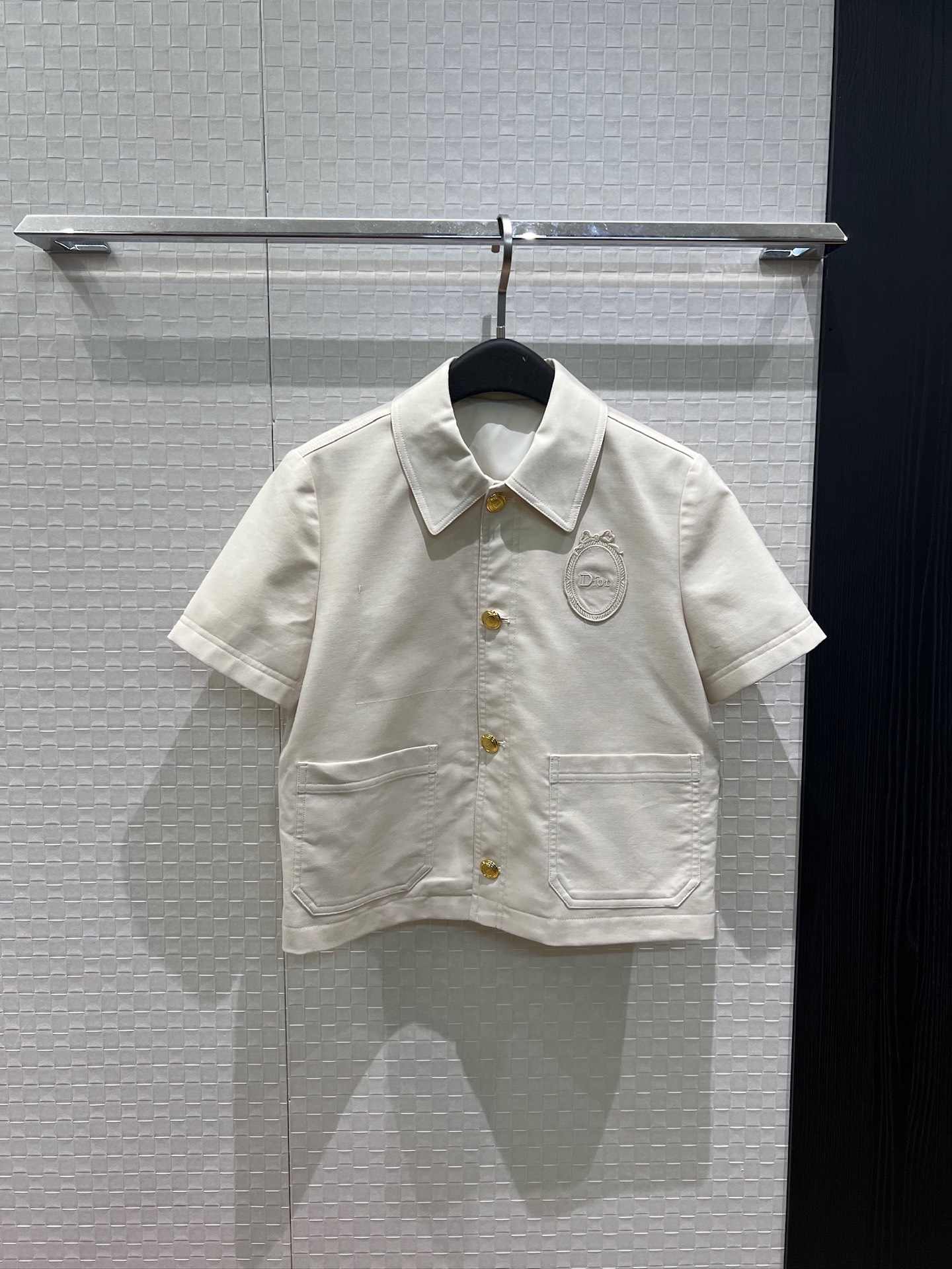 NO:949736,New embroidered logo magic mirror badge decoration, lapel short top, simple and casual, must-have S-XL for age reduction l,,jackets & coats,19860909新款刺绣logo魔镜徽章装饰 翻领短款上衣外套简约休闲 减龄必备S-XL l,,jackets & coats,,Women's clothing