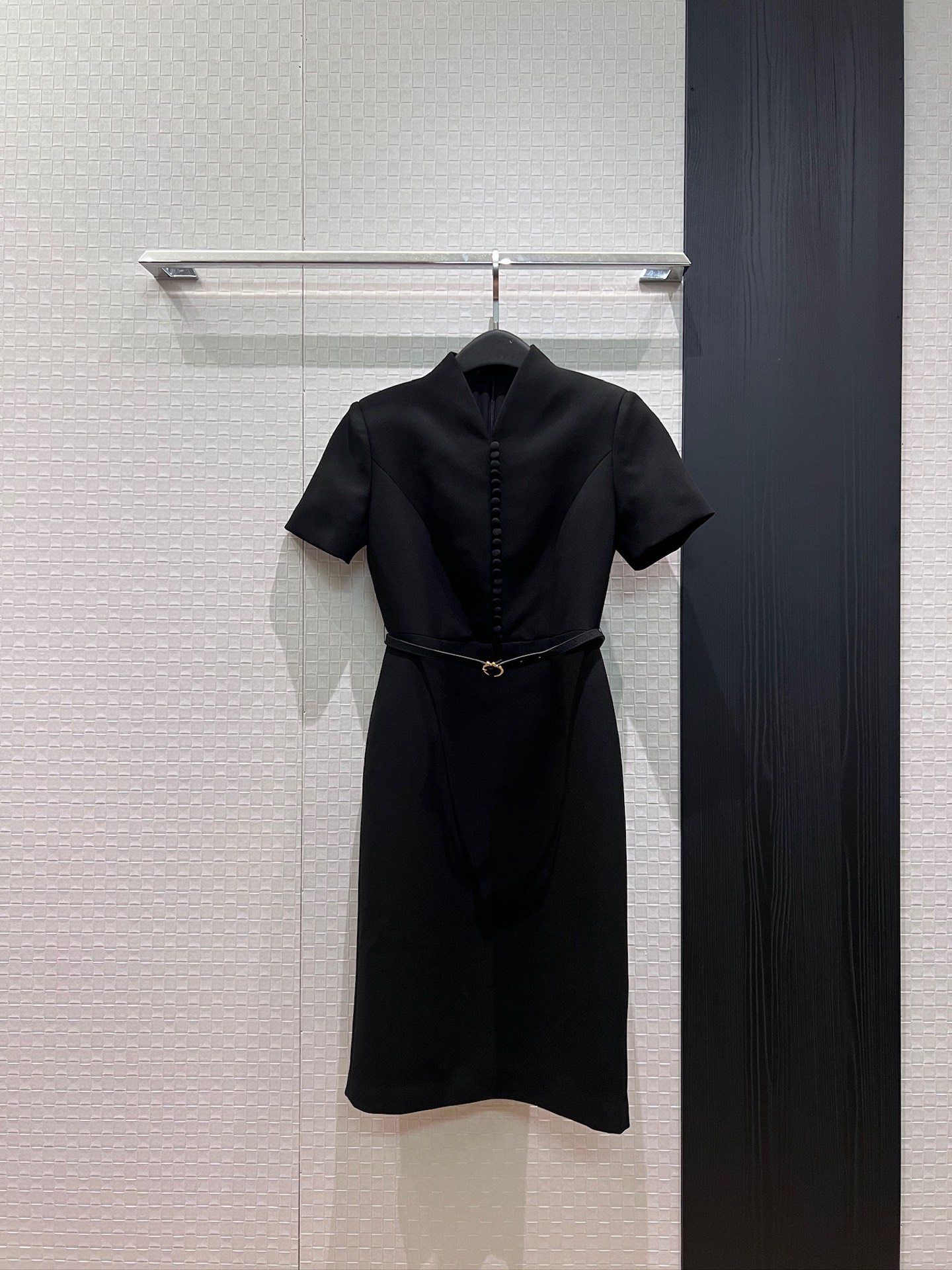 NO:951214,New Chinese-style stand-up collar button-down design short-sleeved dress with thin belt and waist decoration. Slim-fitting and slim. The back slit is elegant and fashionable for commuting. S-XL,,skirts,T-shirt,19860909新款中式立领排扣设计短袖连衣裙细腰带收腰装饰 修身显瘦 后摆开叉优雅气质 时尚通勤 S-XL,,skirts,T-shirt,,Women's clothing
